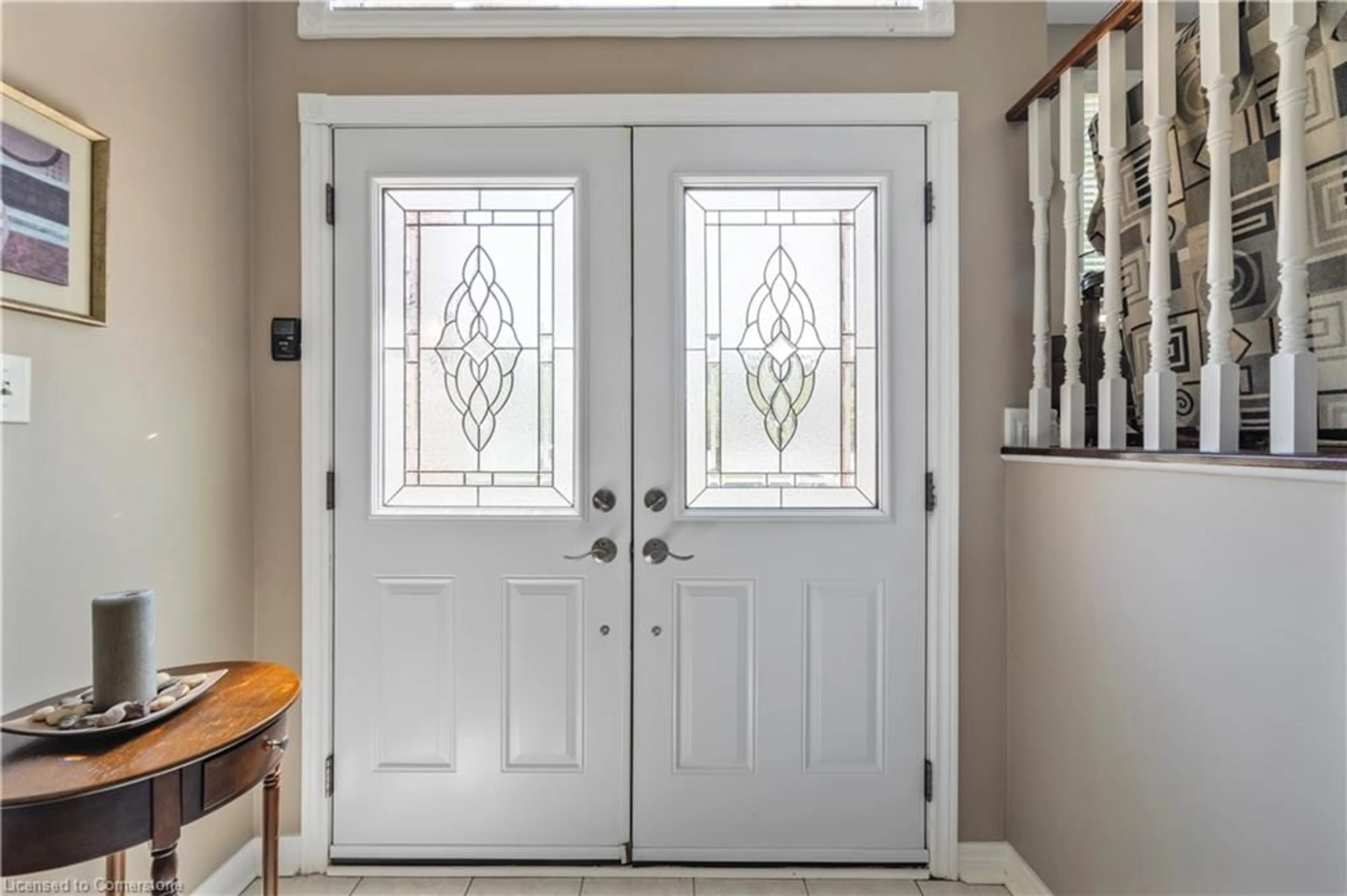 Indoor entryway for 402 Ramblewood Dr, Wasaga Beach Ontario L9Z 2N9