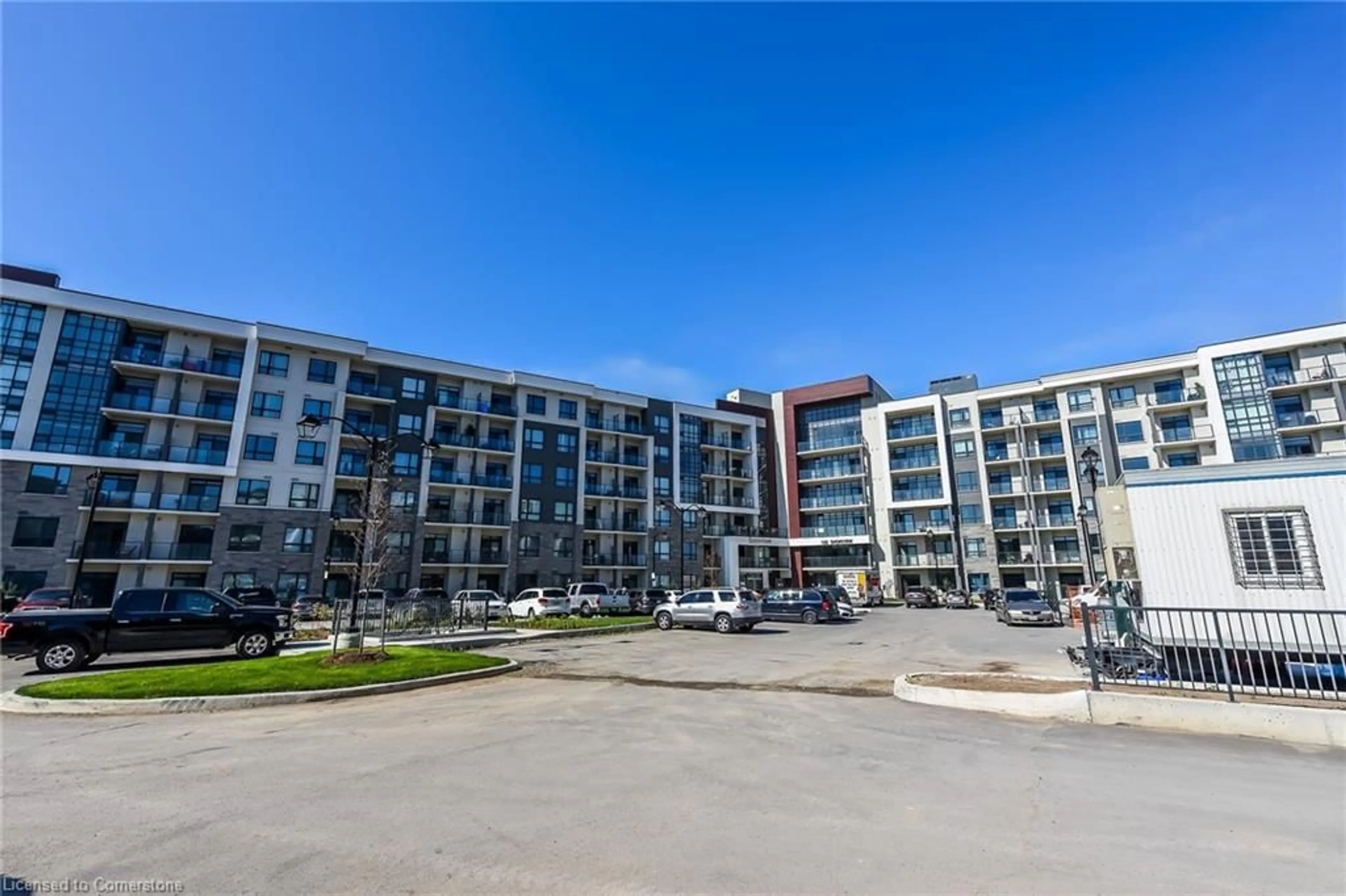 A pic from outside/outdoor area/front of a property/back of a property/a pic from drone, building for 125 Shoreview Pl #103, Stoney Creek Ontario L8E 0K3