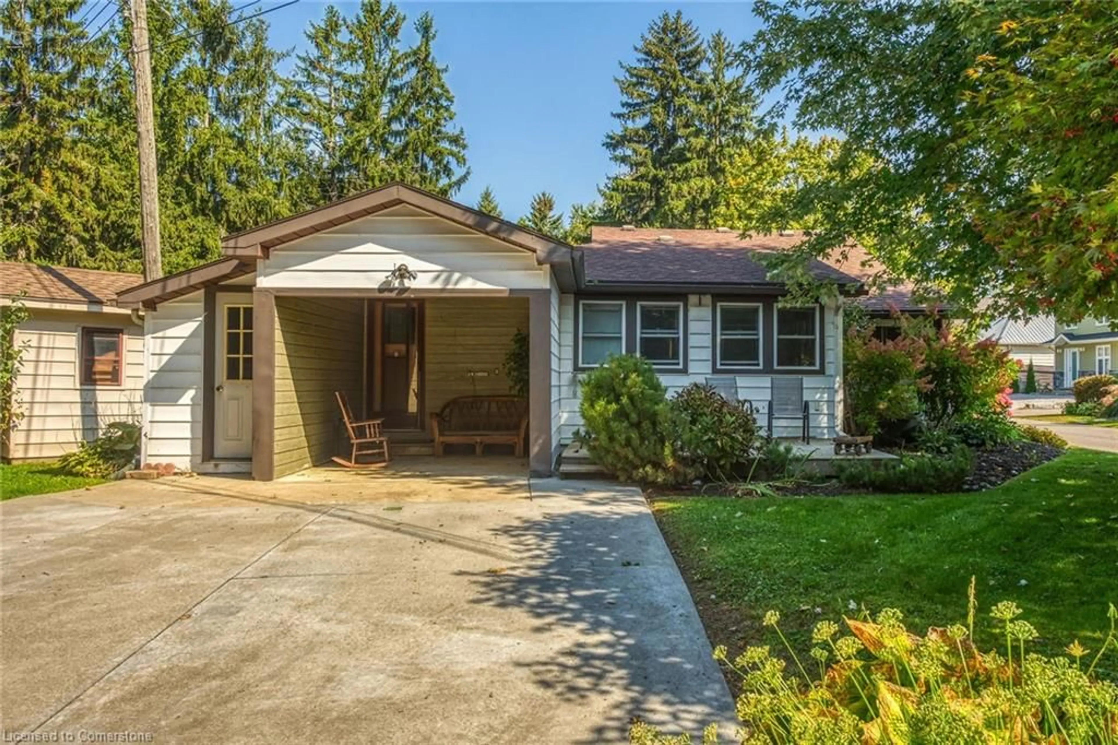 Home with vinyl exterior material, street for 16 Broad St, Port Dover Ontario N0A 1N7