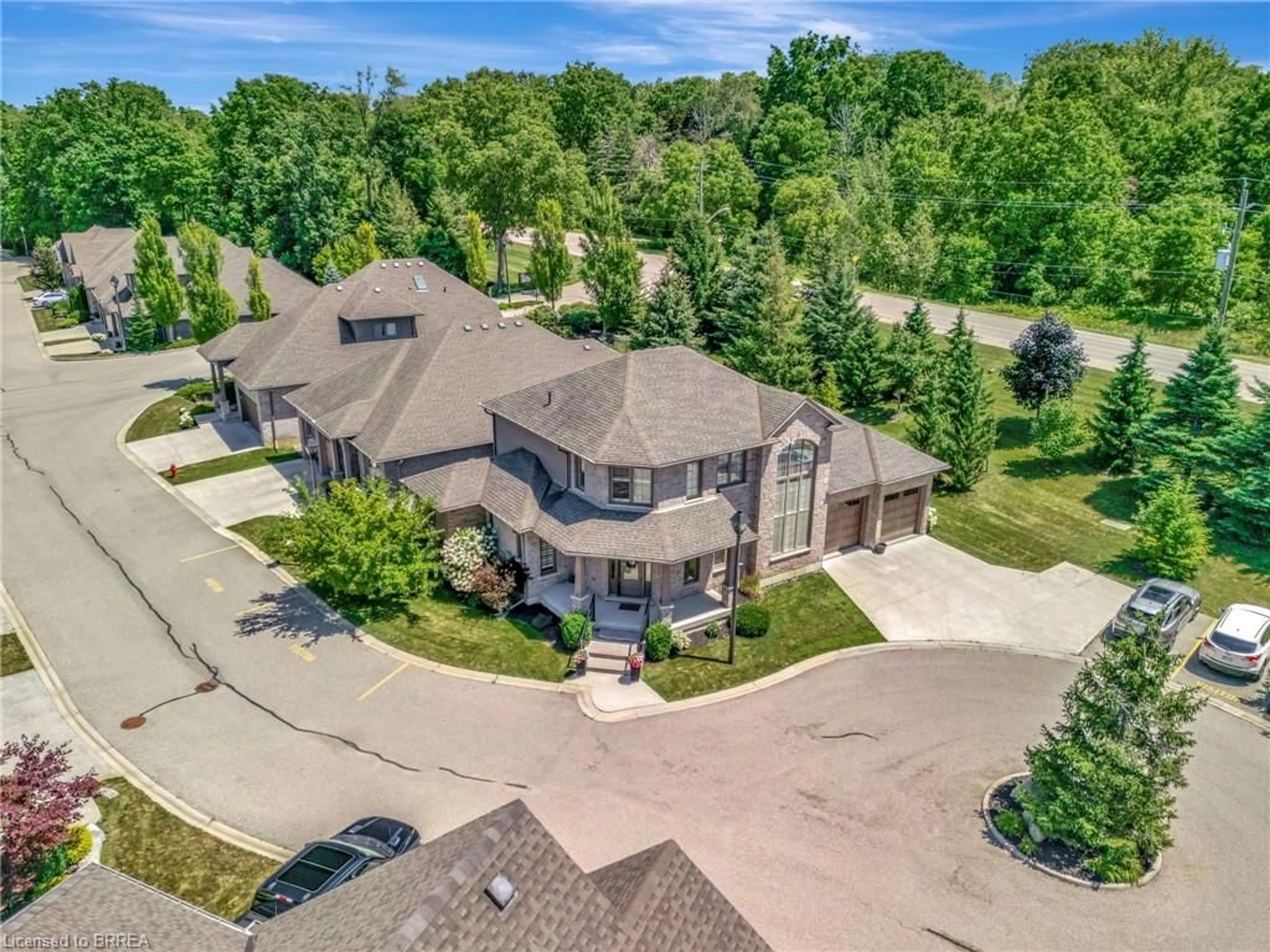 A pic from outside/outdoor area/front of a property/back of a property/a pic from drone, street for 158 Willow St #23, Paris Ontario N3L 0C5