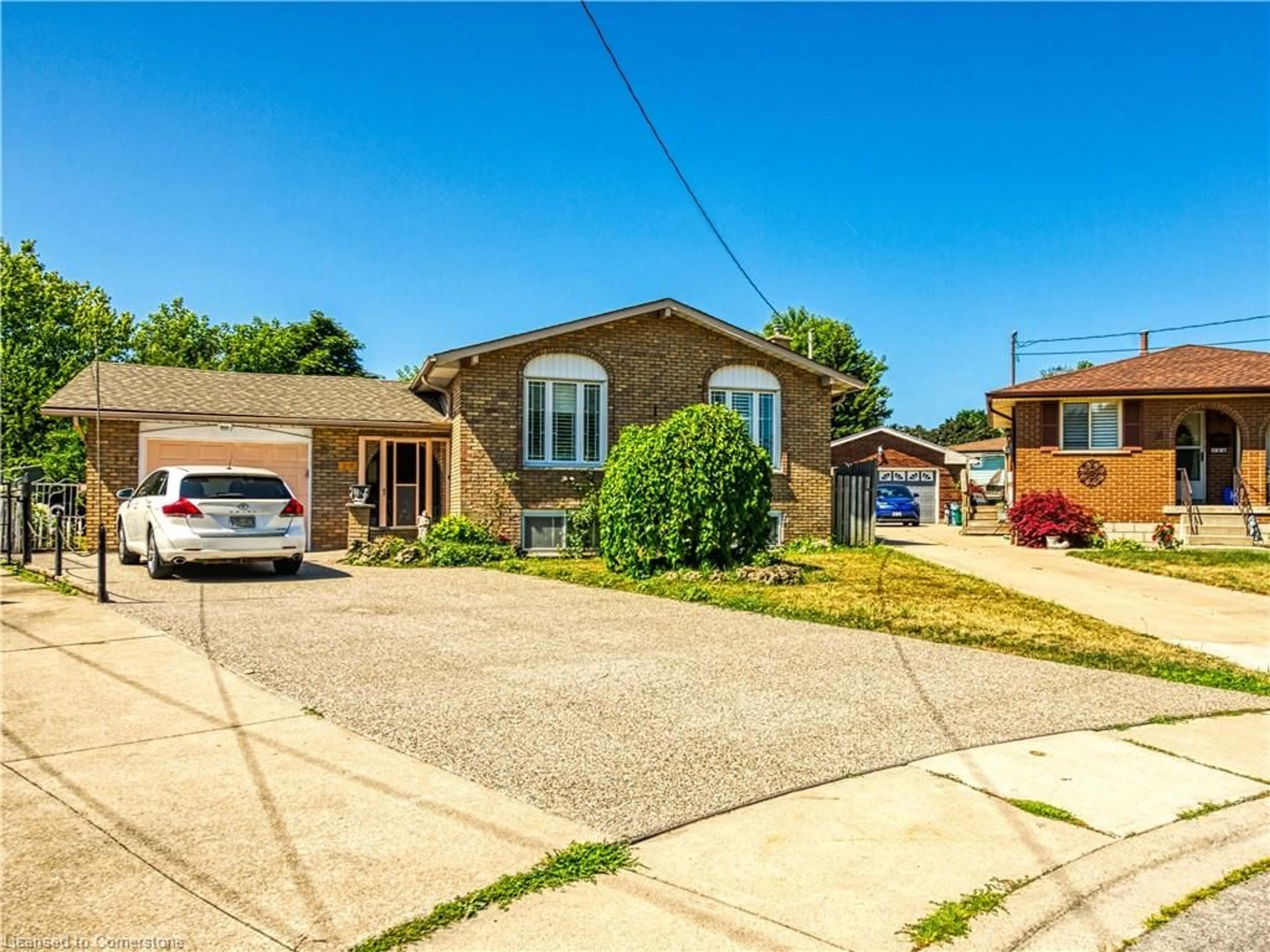 Home with brick exterior material, street for 18 Villa Crt, Hamilton Ontario L8W 1M2