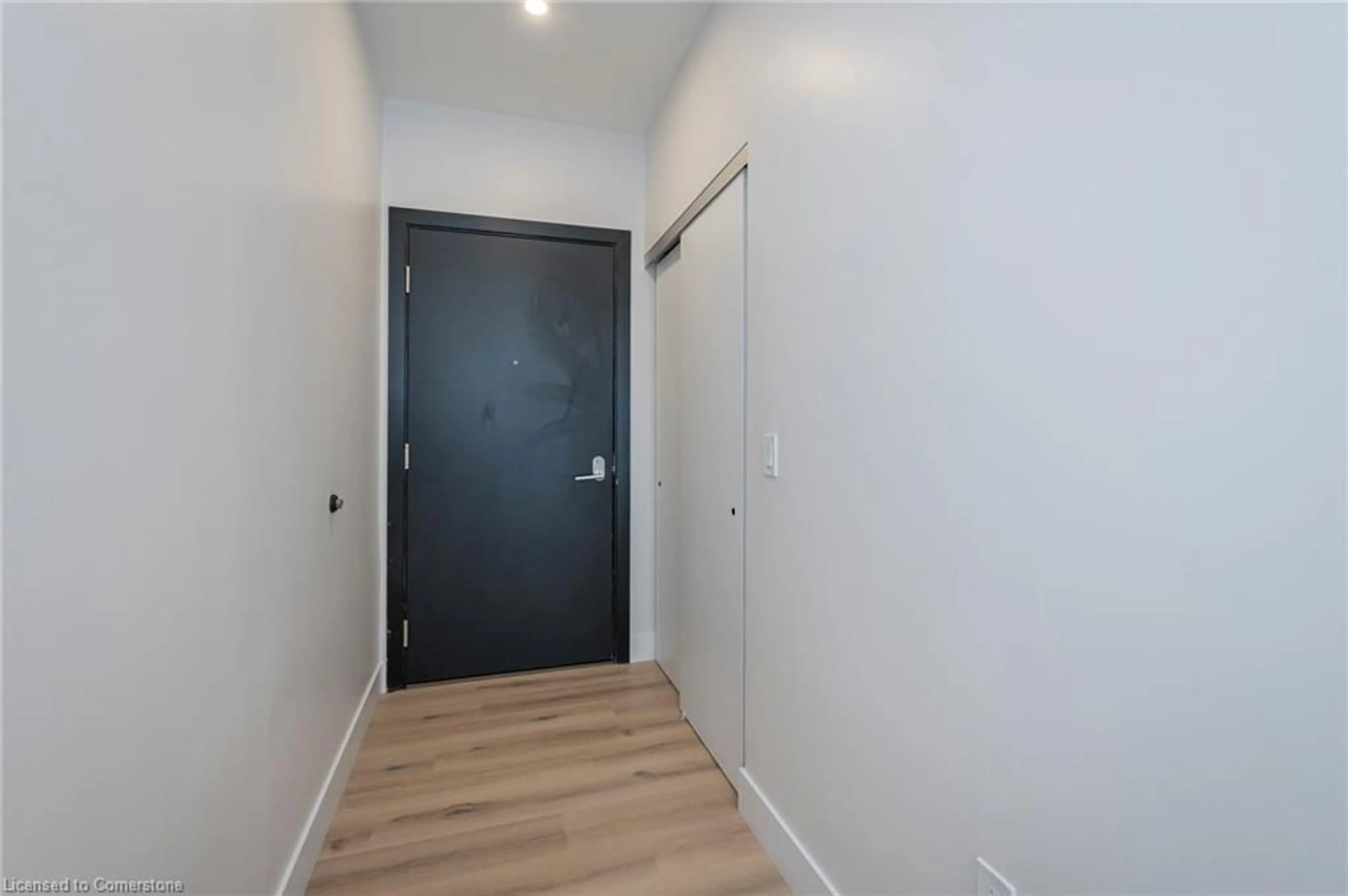 Indoor entryway for 5 Wellington St #1403, Kitchener Ontario N2G 1C7