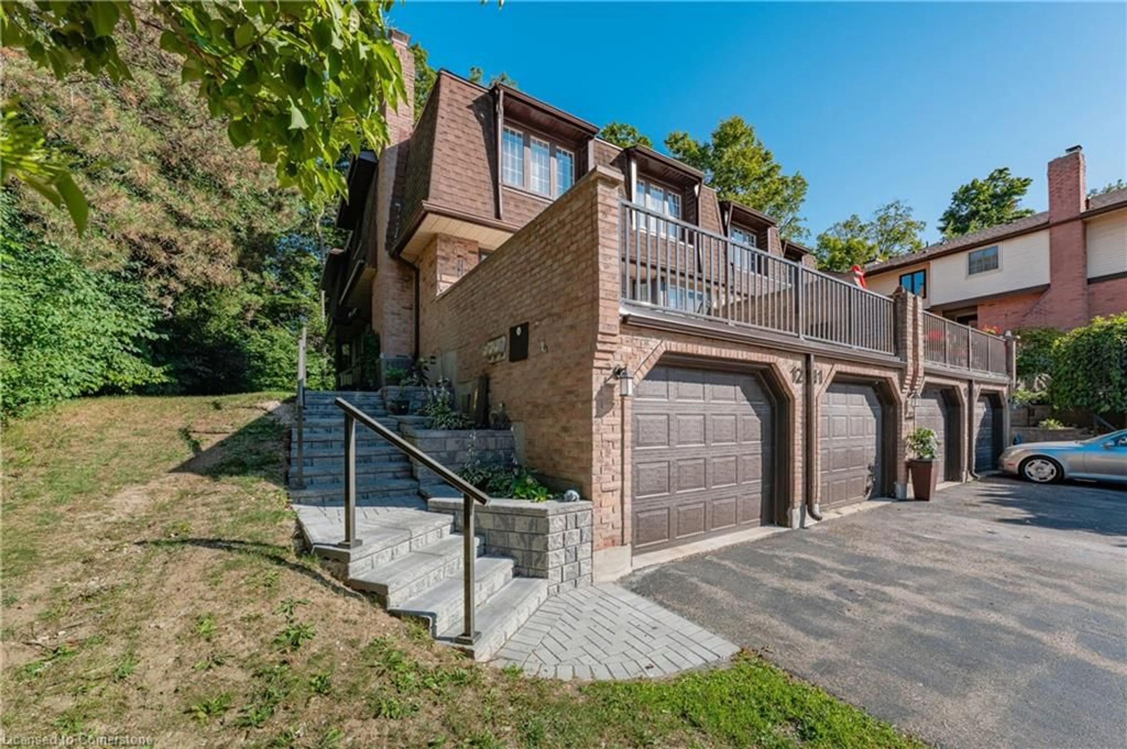 Home with brick exterior material, street for 232 Kingswood Dr #11, Kitchener Ontario N2E 2K2
