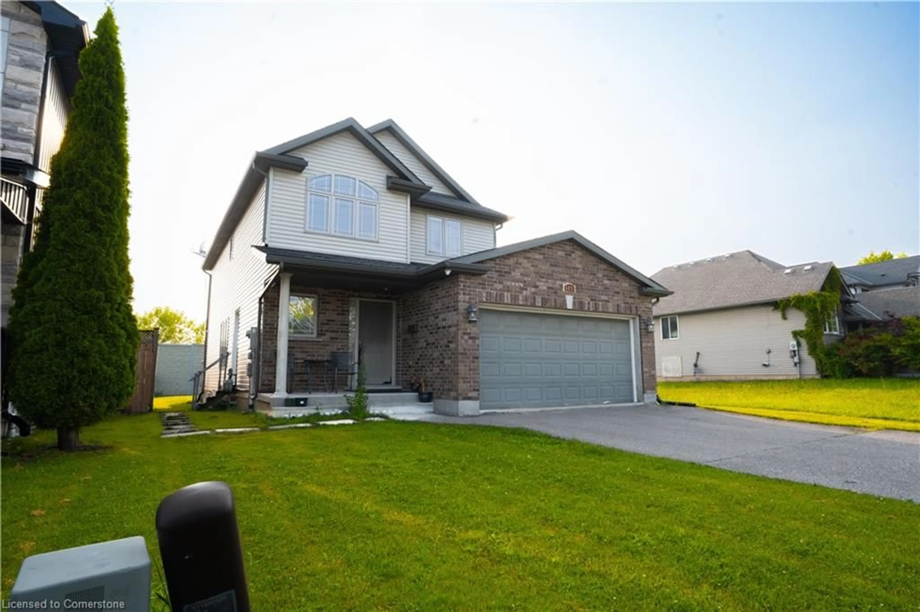 Home with vinyl exterior material, street for 6857 Ailanthus Ave, Niagara Falls Ontario L2G 4C6