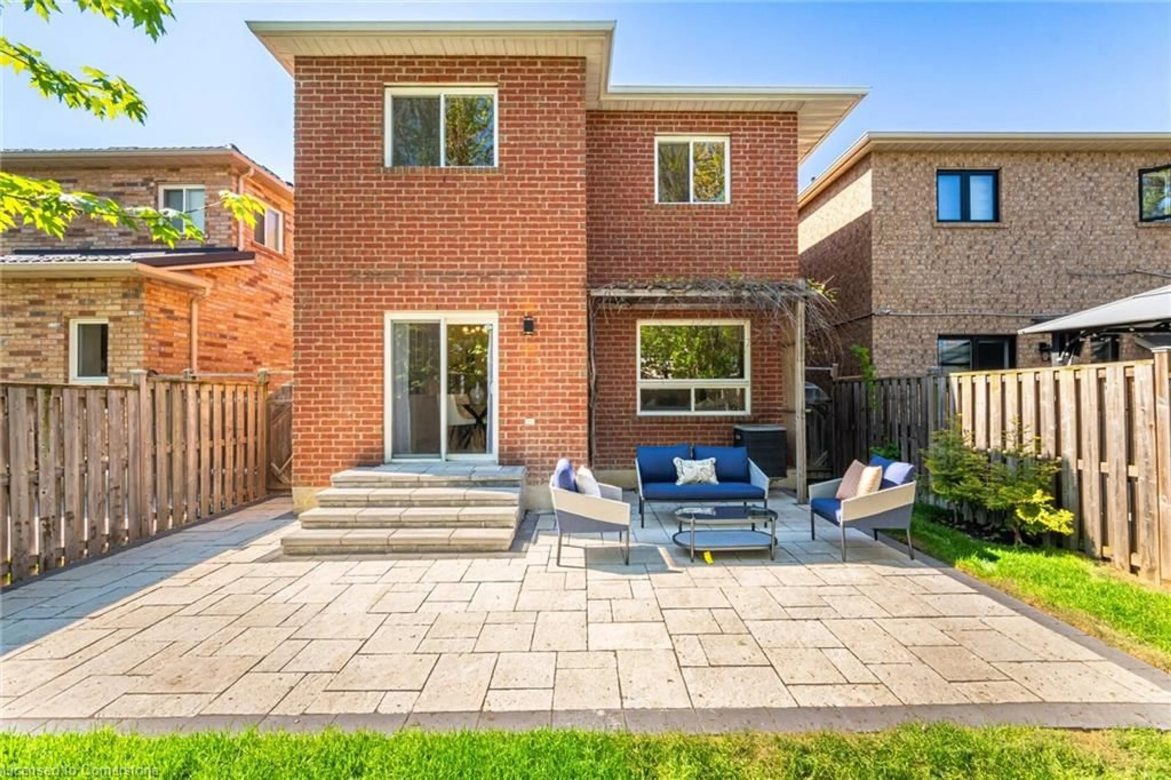 Home with brick exterior material, street for 514 Huntington Ridge Dr, Mississauga Ontario L5R 2X7