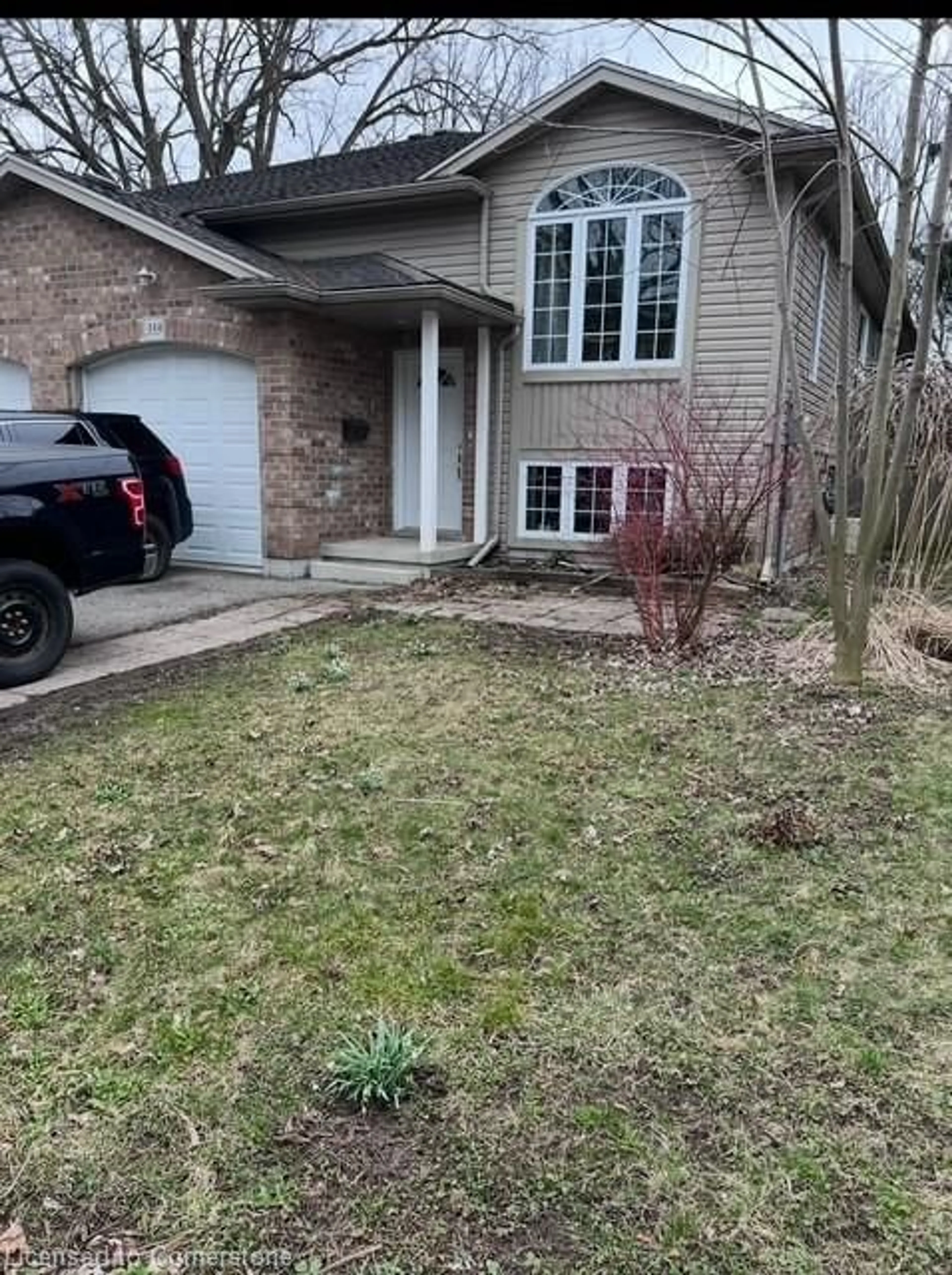 A pic from outside/outdoor area/front of a property/back of a property/a pic from drone, street for 359 West Gore St, Stratford Ontario N5A 1K9