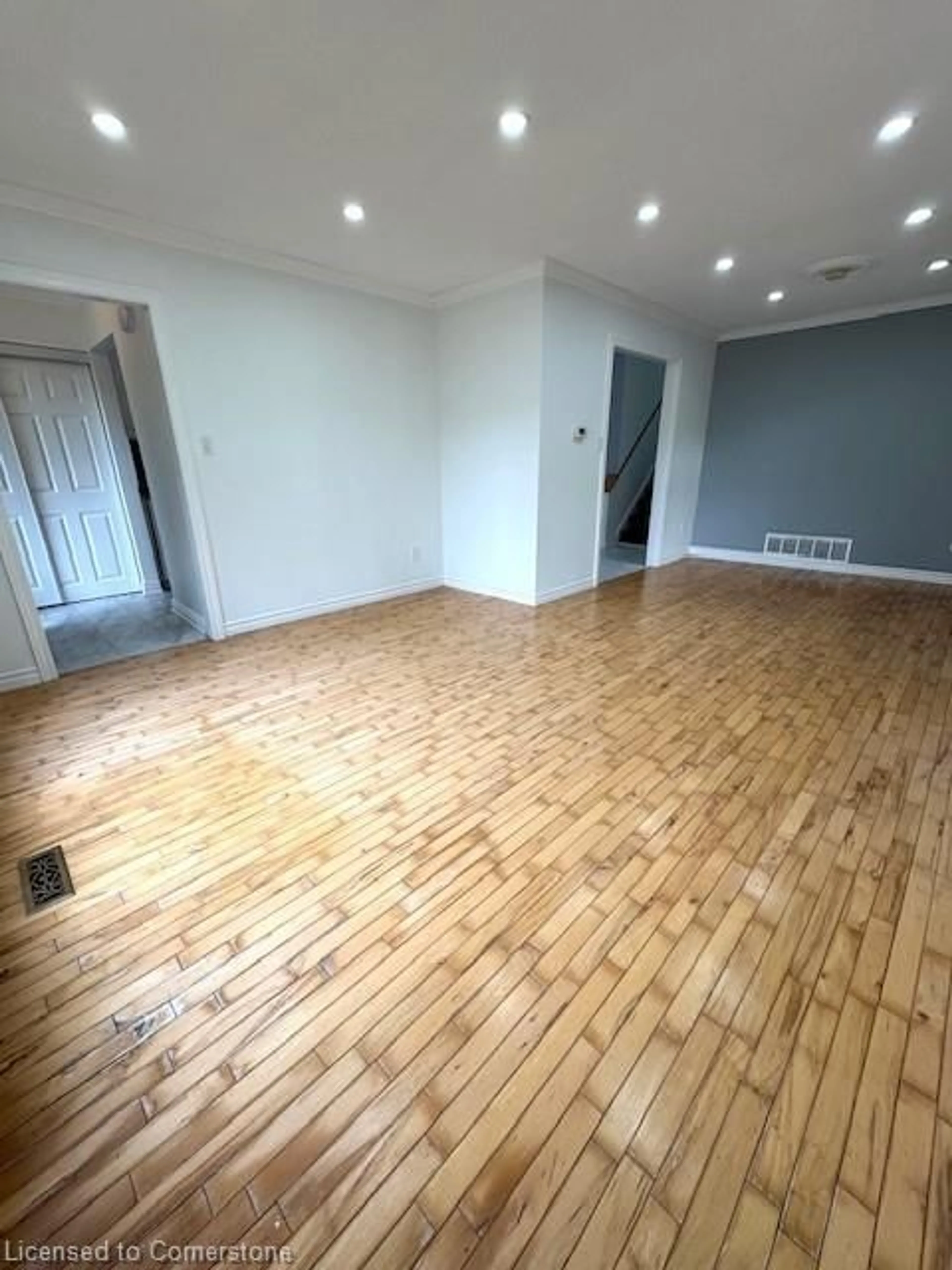 A pic of a room for 14 Pilkington Cres, Whitby Ontario L1N 6E9