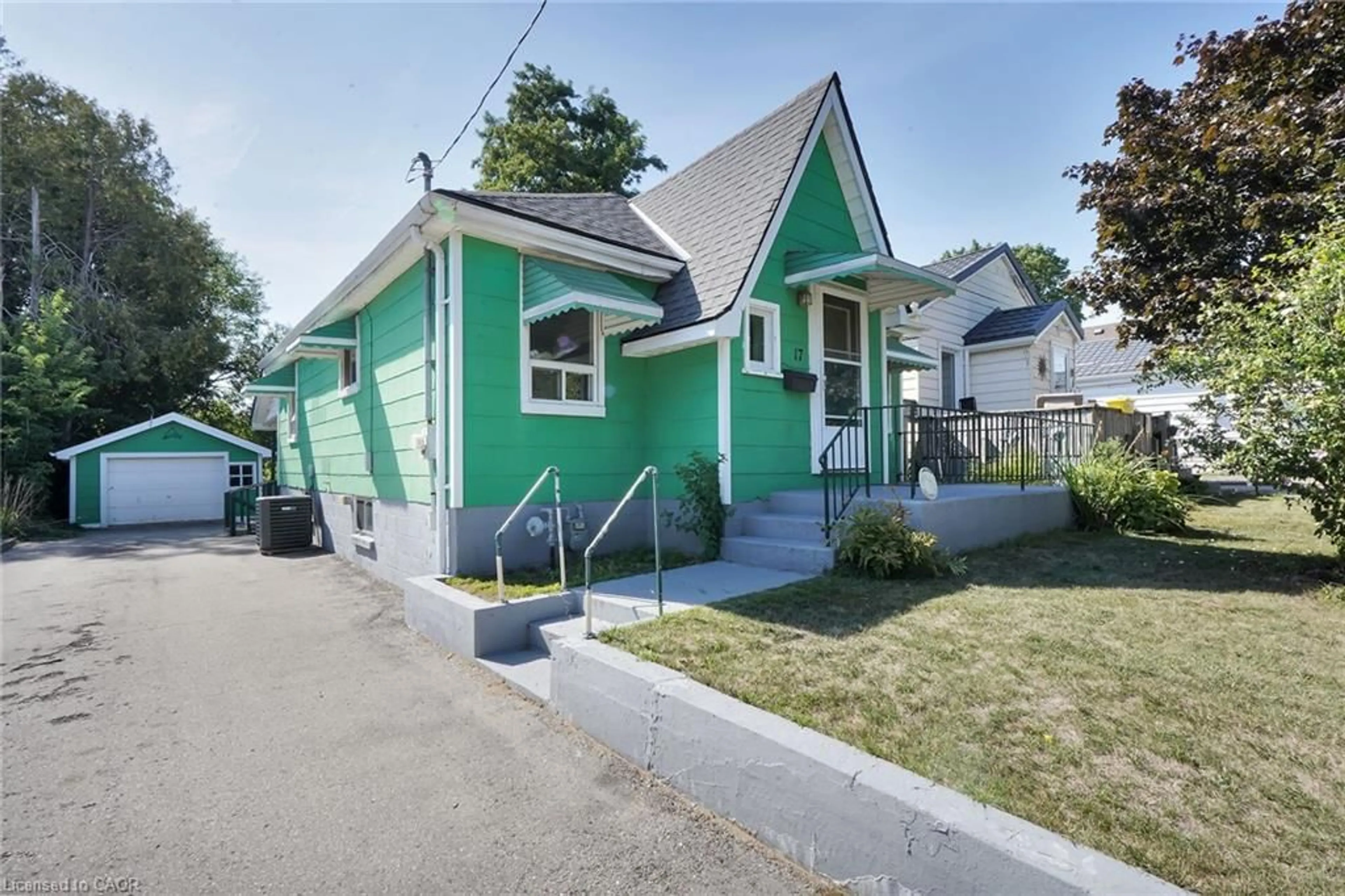 Home with vinyl exterior material, street for 17 Stuart St, London Ontario N5Y 1S2