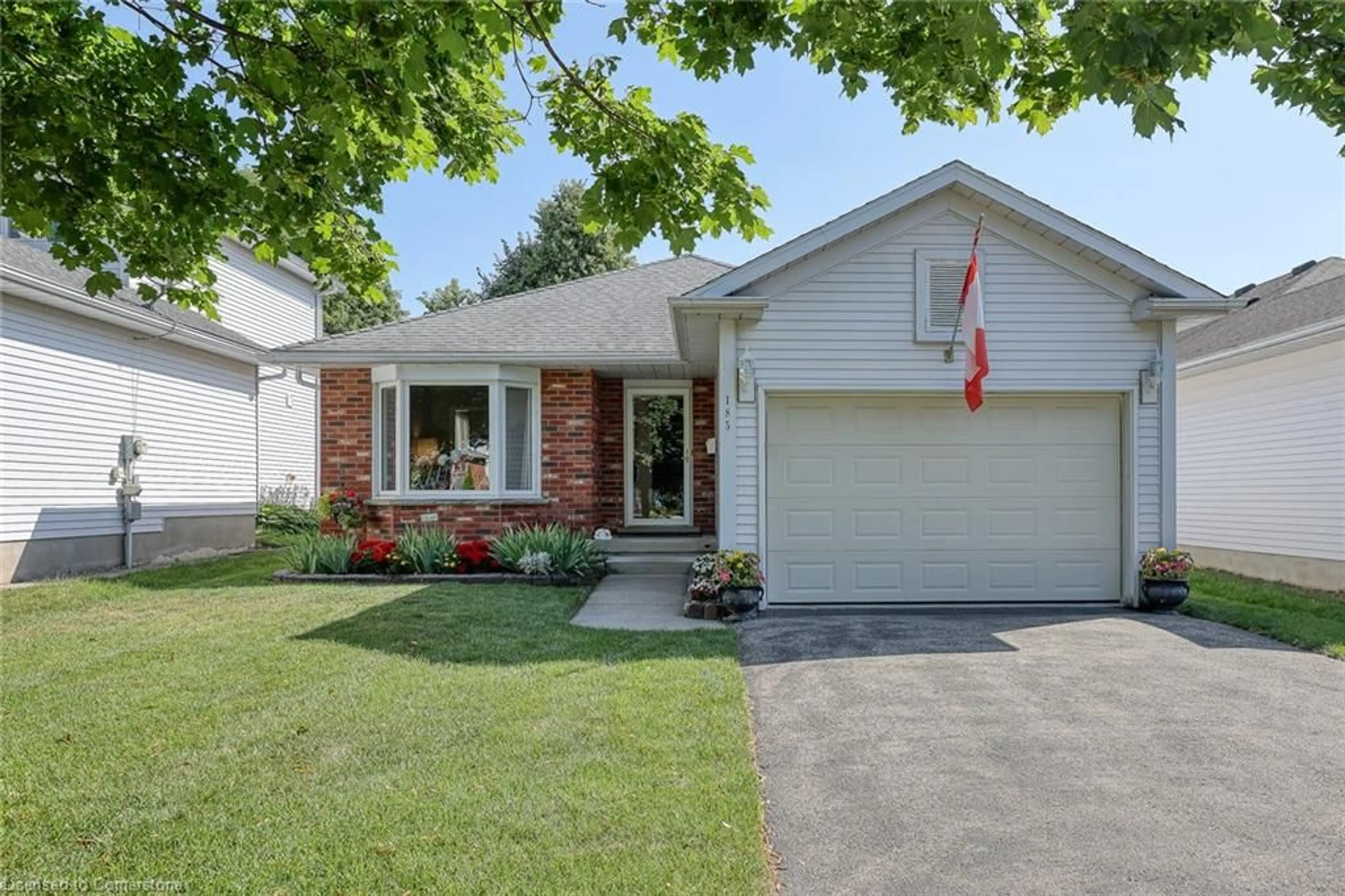 Home with vinyl exterior material, street for 185 Dartmoor Cres, Waterloo Ontario N2K 3S8
