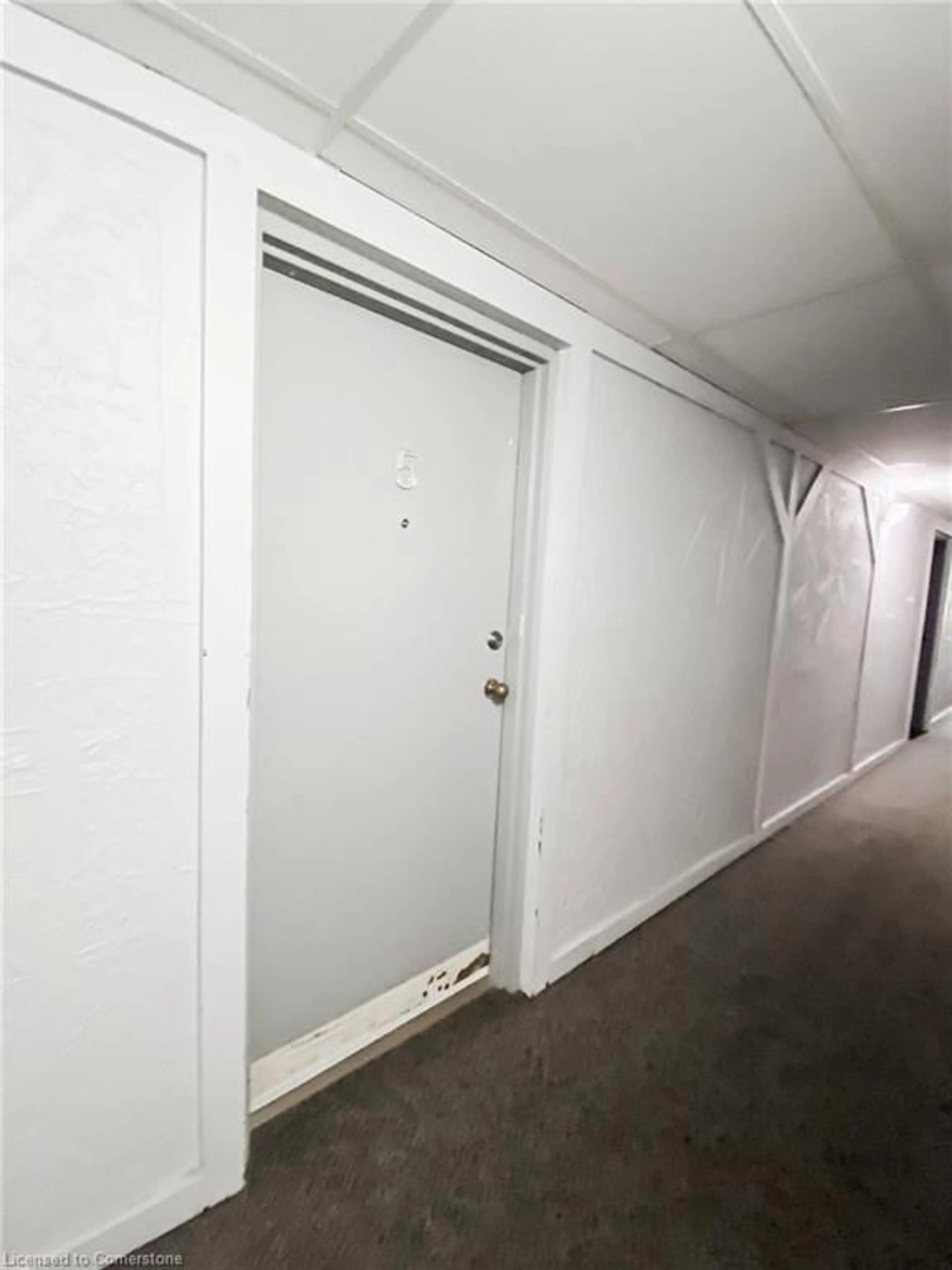 A pic of a room for 30 Flamingo Dr #5, Elmira Ontario N3B 1V5
