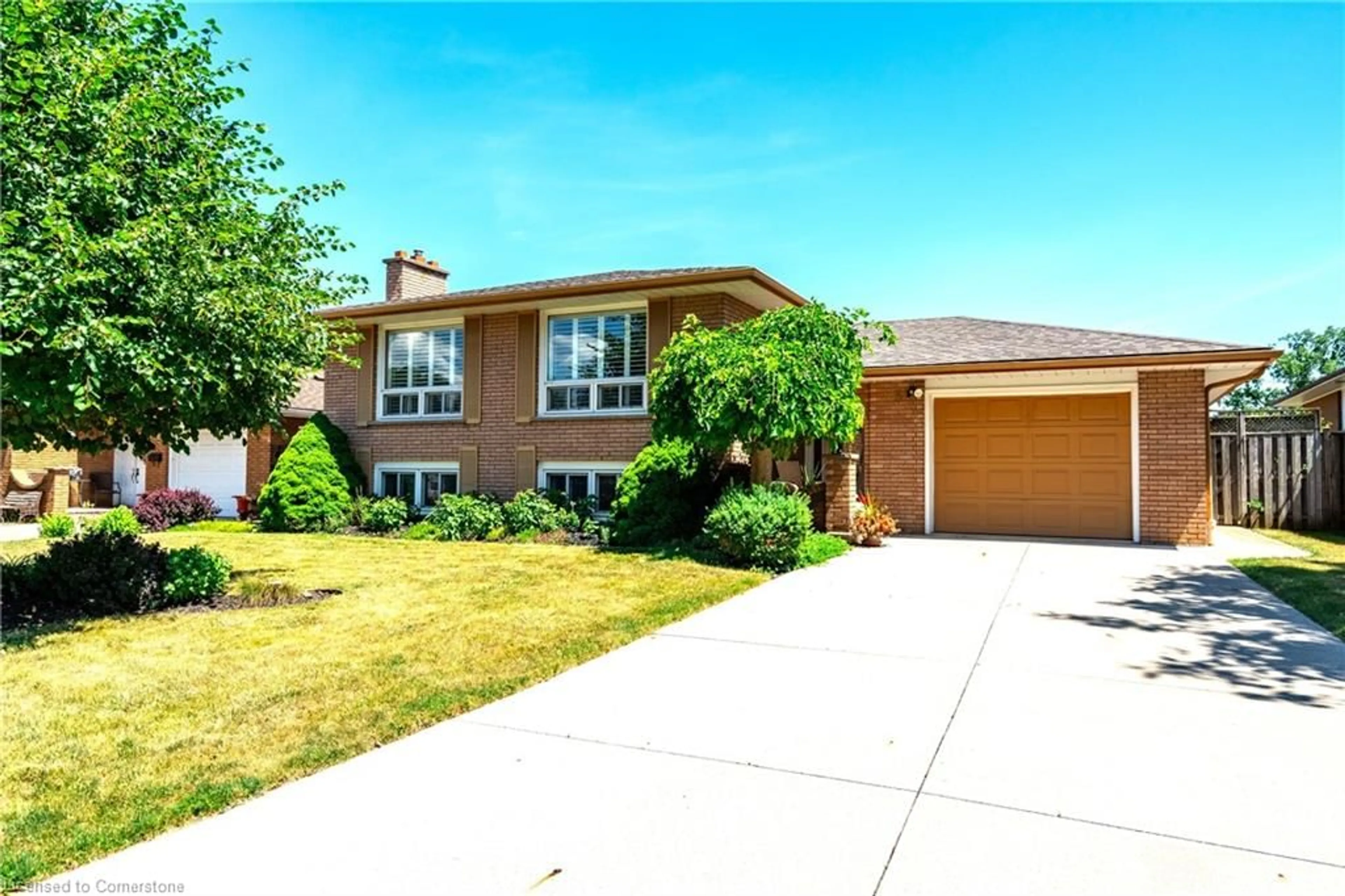 Home with brick exterior material, street for 5 Rouge Hill Crt, Hamilton Ontario L8K 5H9