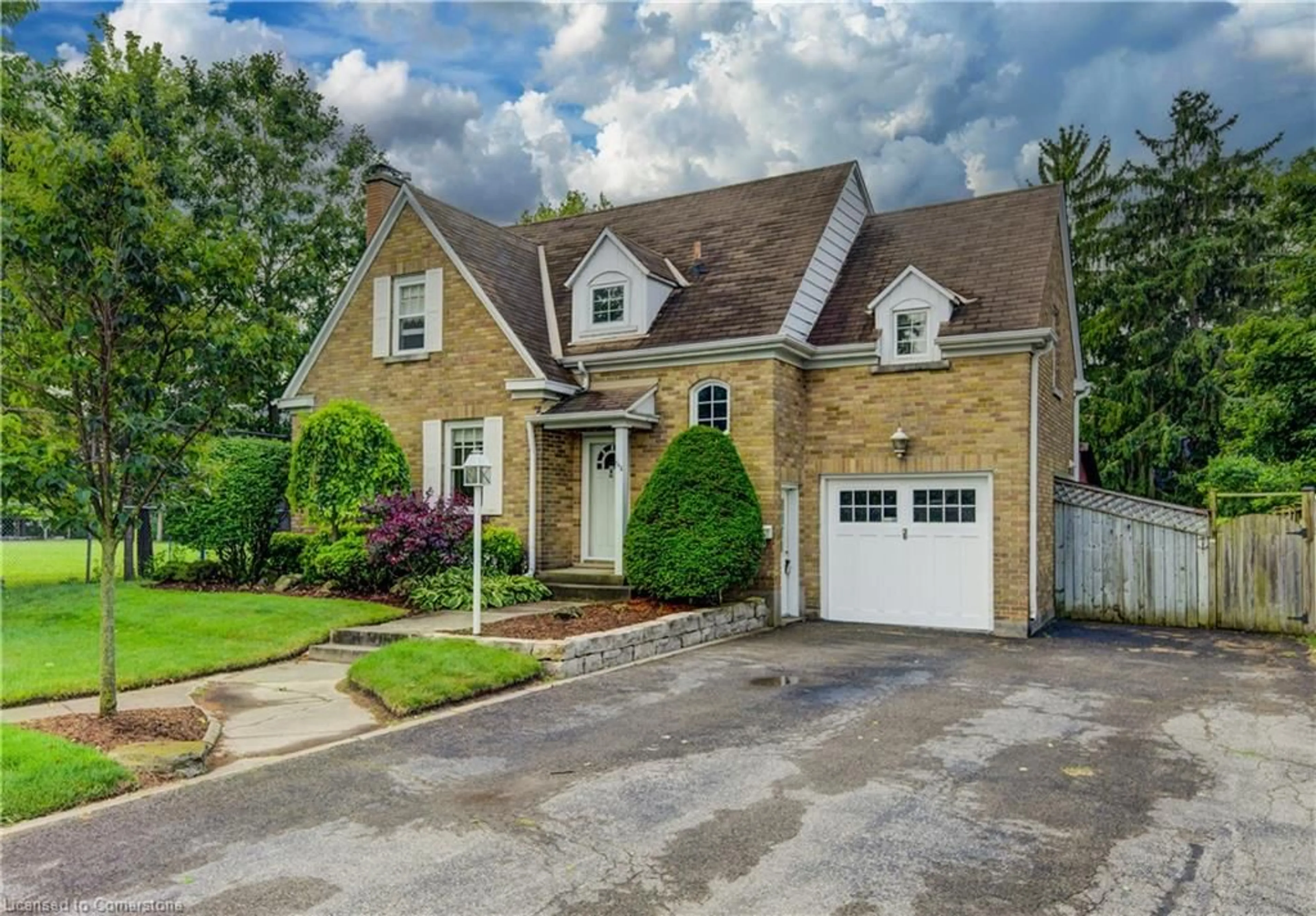 Home with brick exterior material, street for 542 William St, Cambridge Ontario N3H 3W7