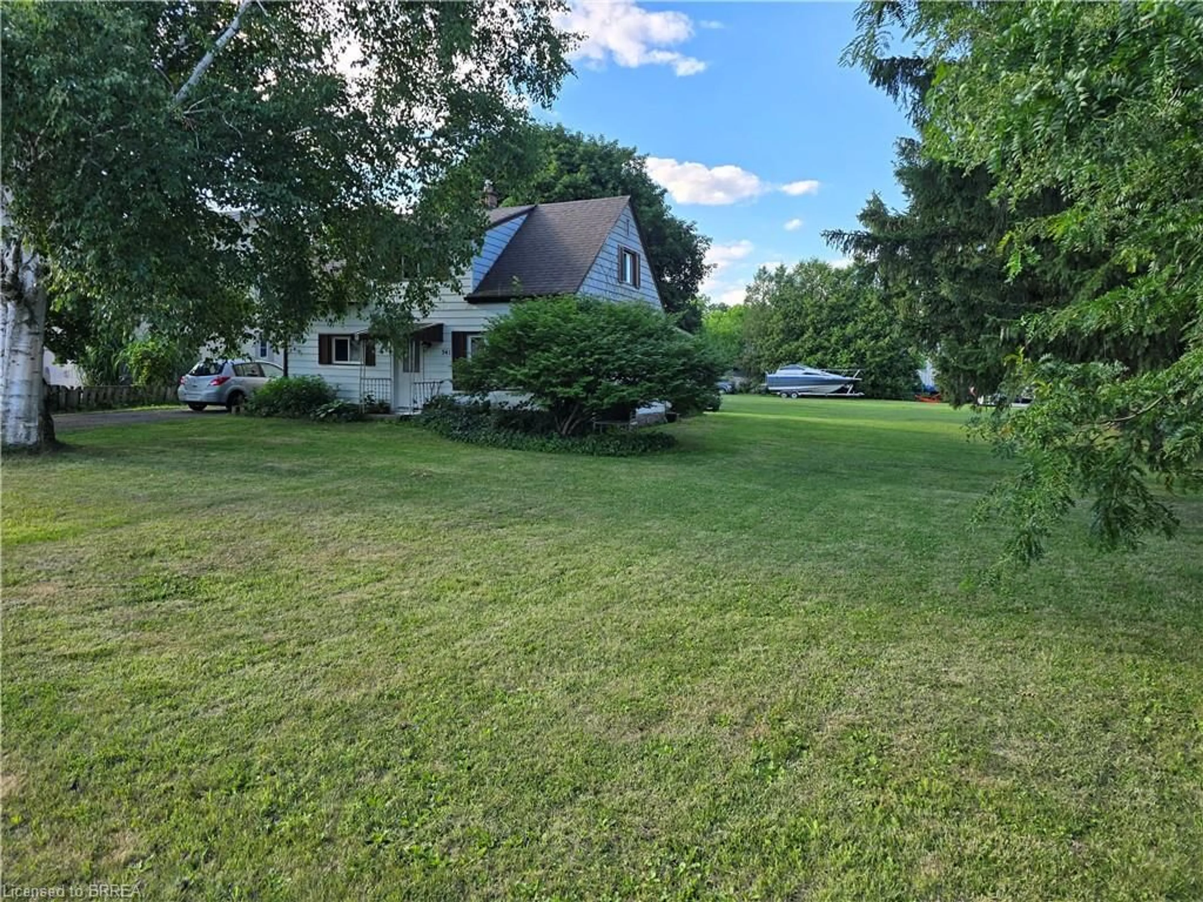 A pic from outside/outdoor area/front of a property/back of a property/a pic from drone, unknown for 541 Burtch Rd, Brantford Ontario N0E 1K0