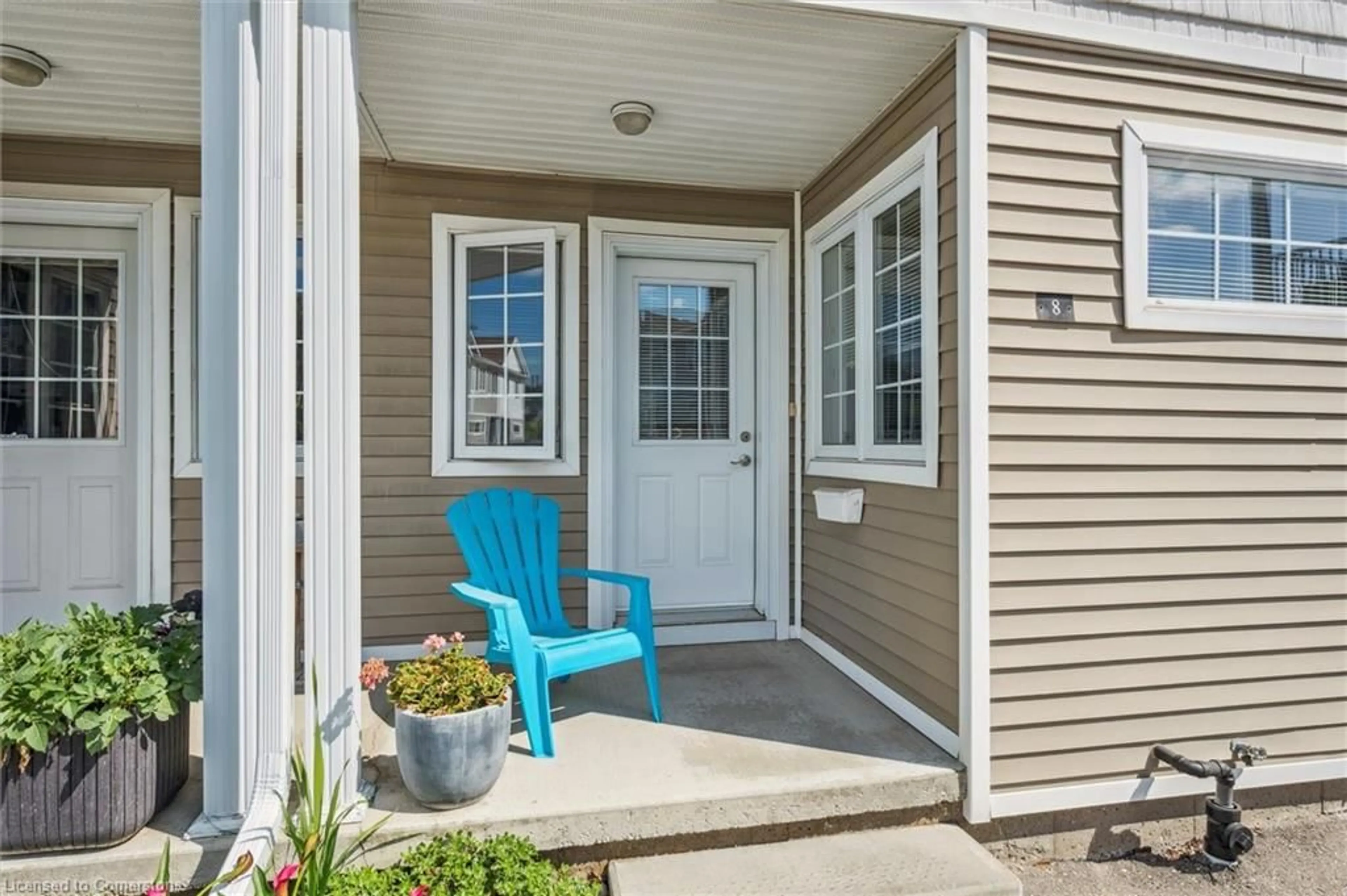 Indoor entryway for 23 Howe Dr #8, Kitchener Ontario N2E 1J3