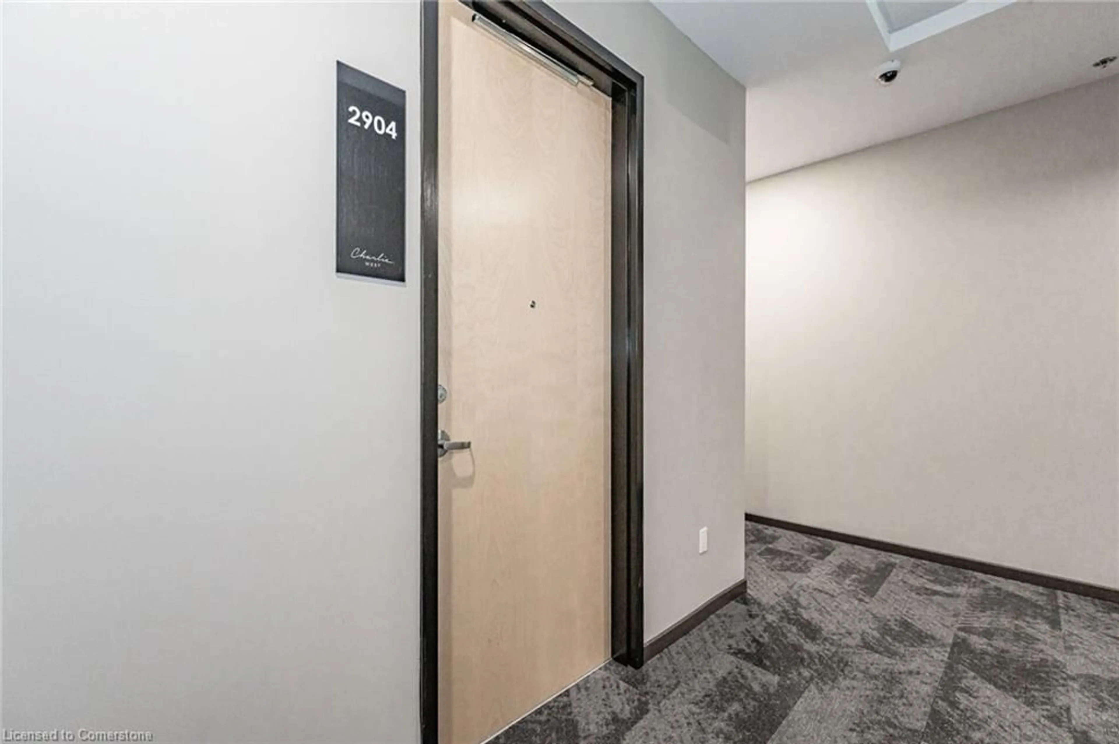 Indoor foyer for 60 Charles St #2904, Kitchener Ontario N2G 0C9