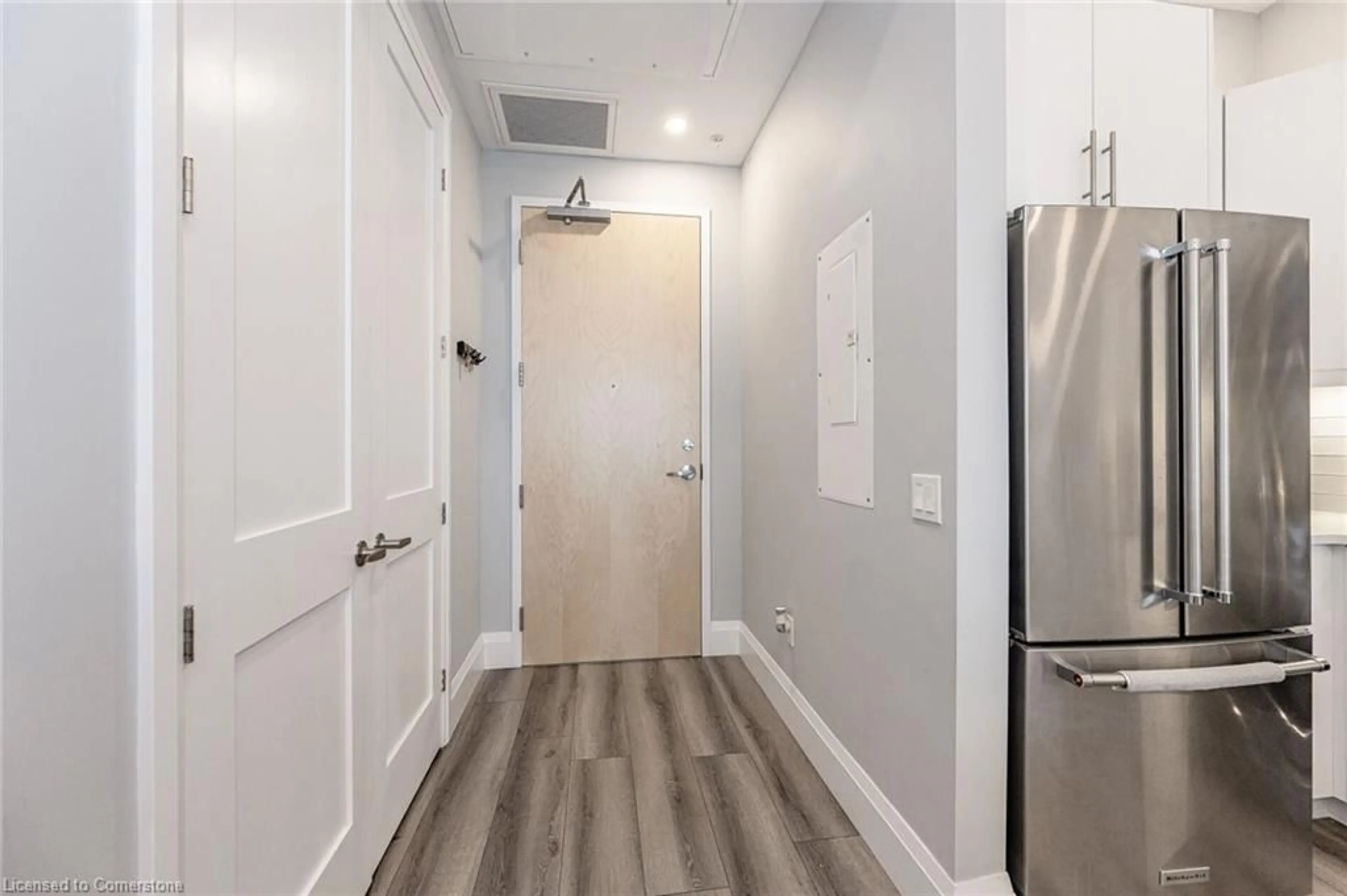 Indoor entryway for 60 Charles St #2904, Kitchener Ontario N2G 0C9