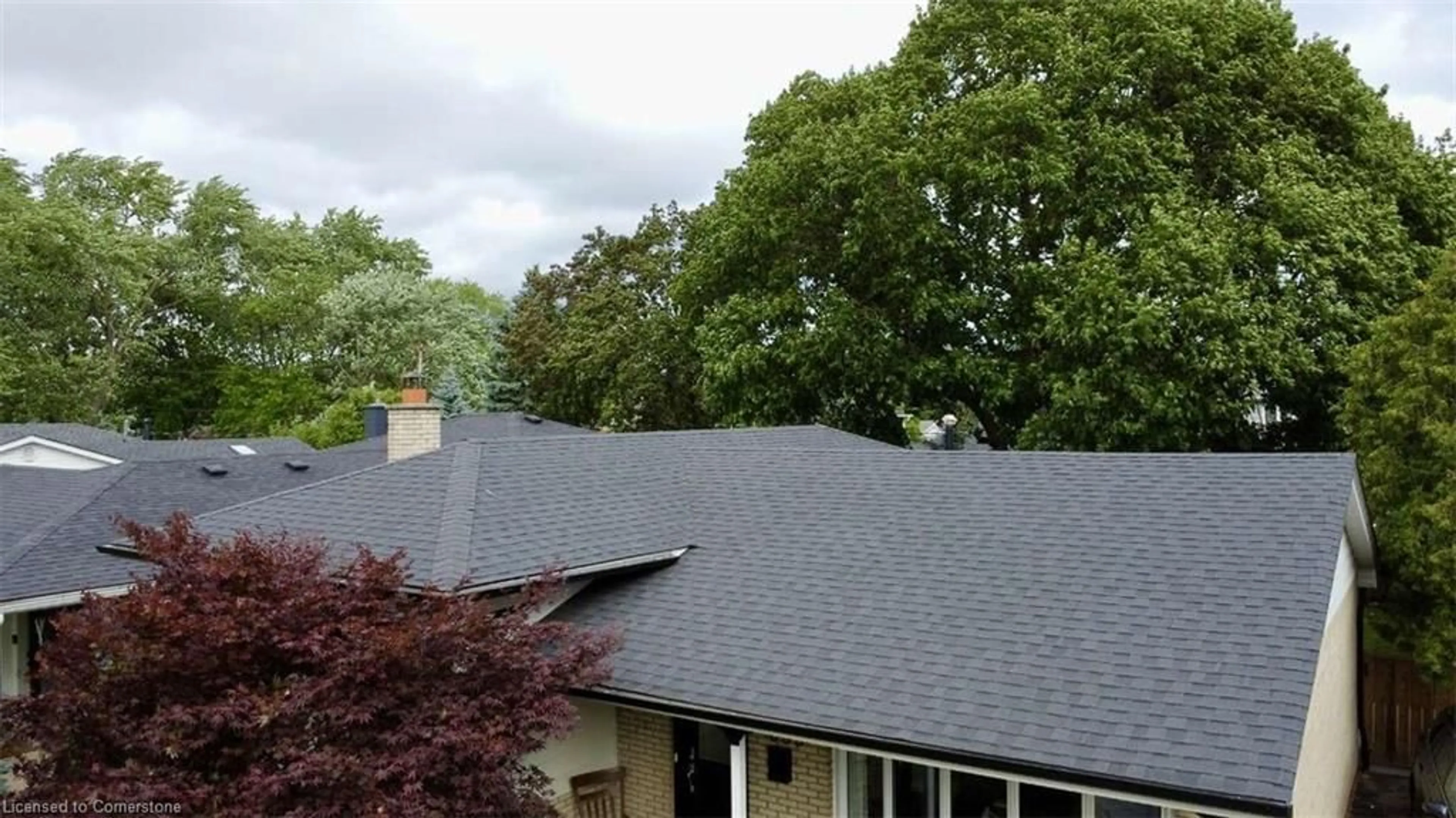 Home with vinyl exterior material, street for 635 Bridle WOOD, Burlington Ontario L7L 4E2