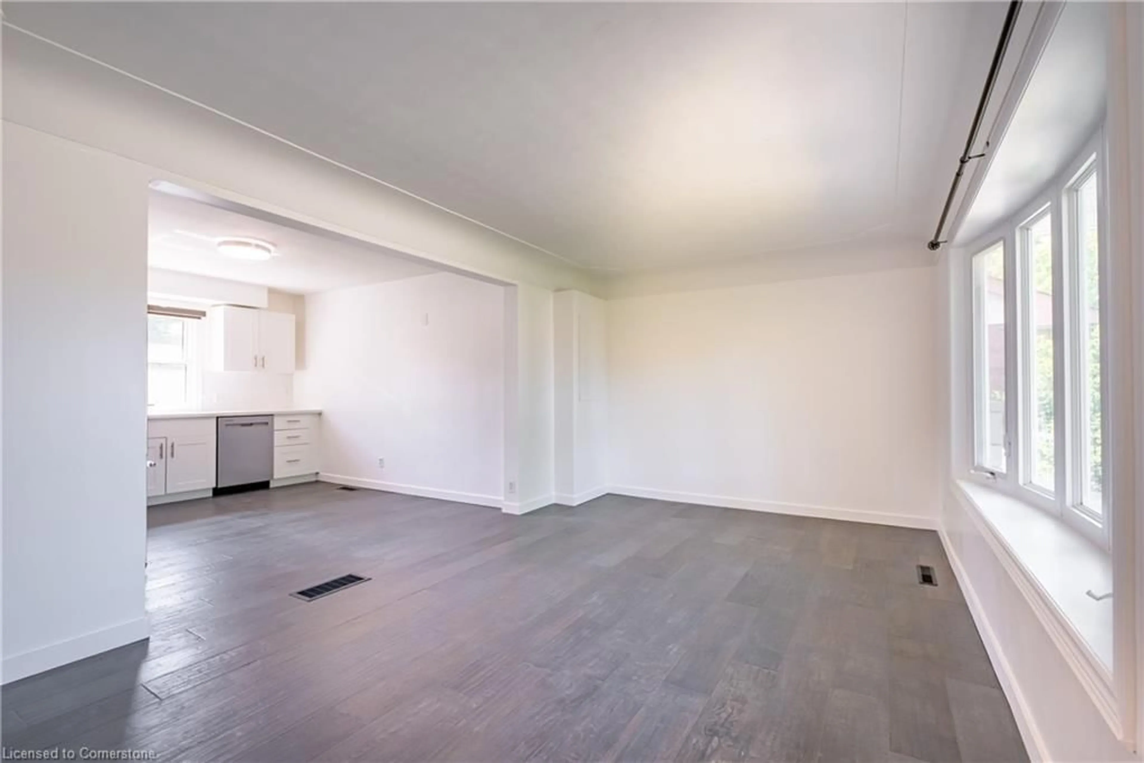 A pic of a room for 423 Upper Ottawa St, Hamilton Ontario L8T 3S9