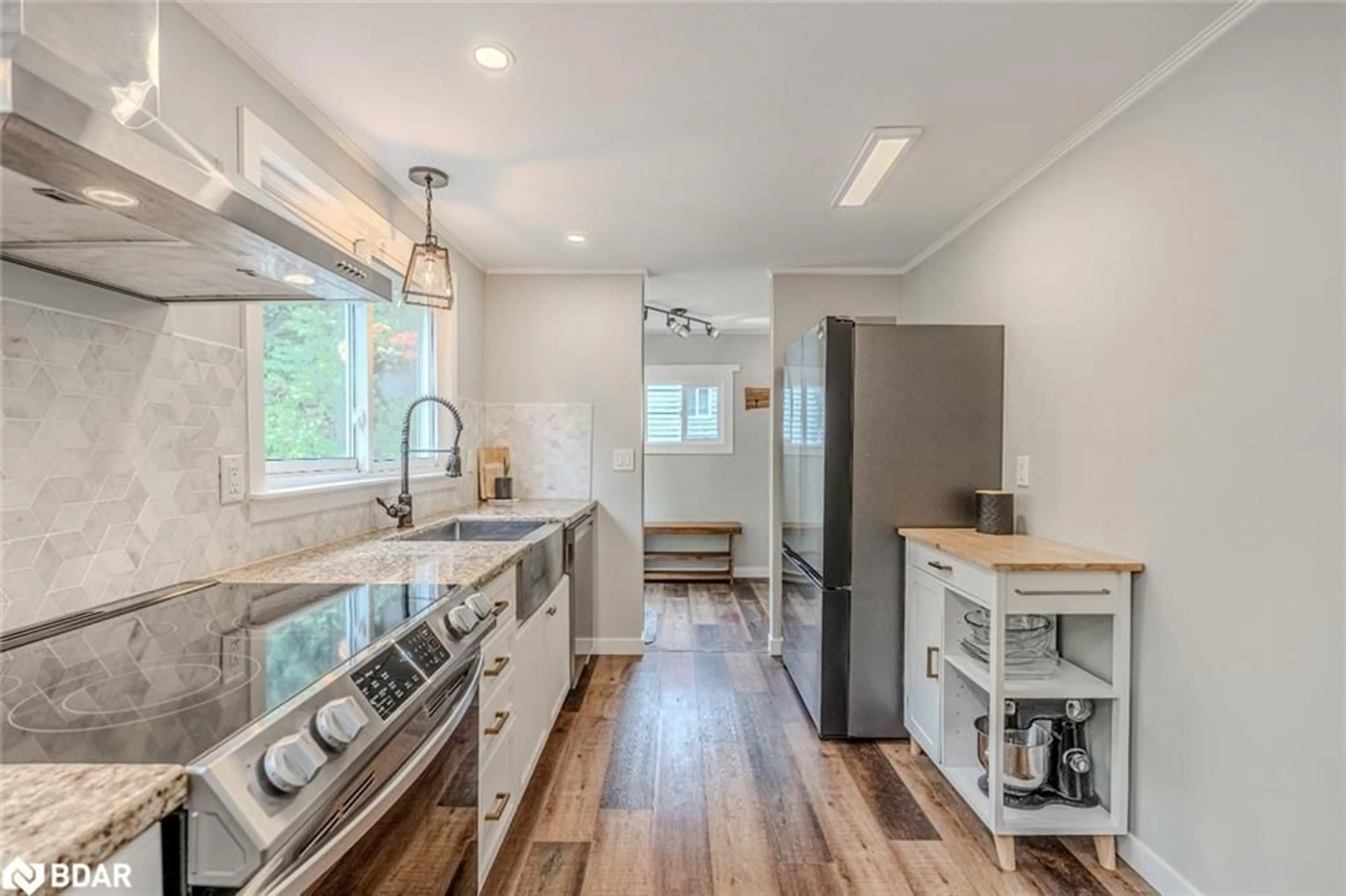 Open concept kitchen, unknown for 44 Edward St, Bracebridge Ontario P1L 1H5