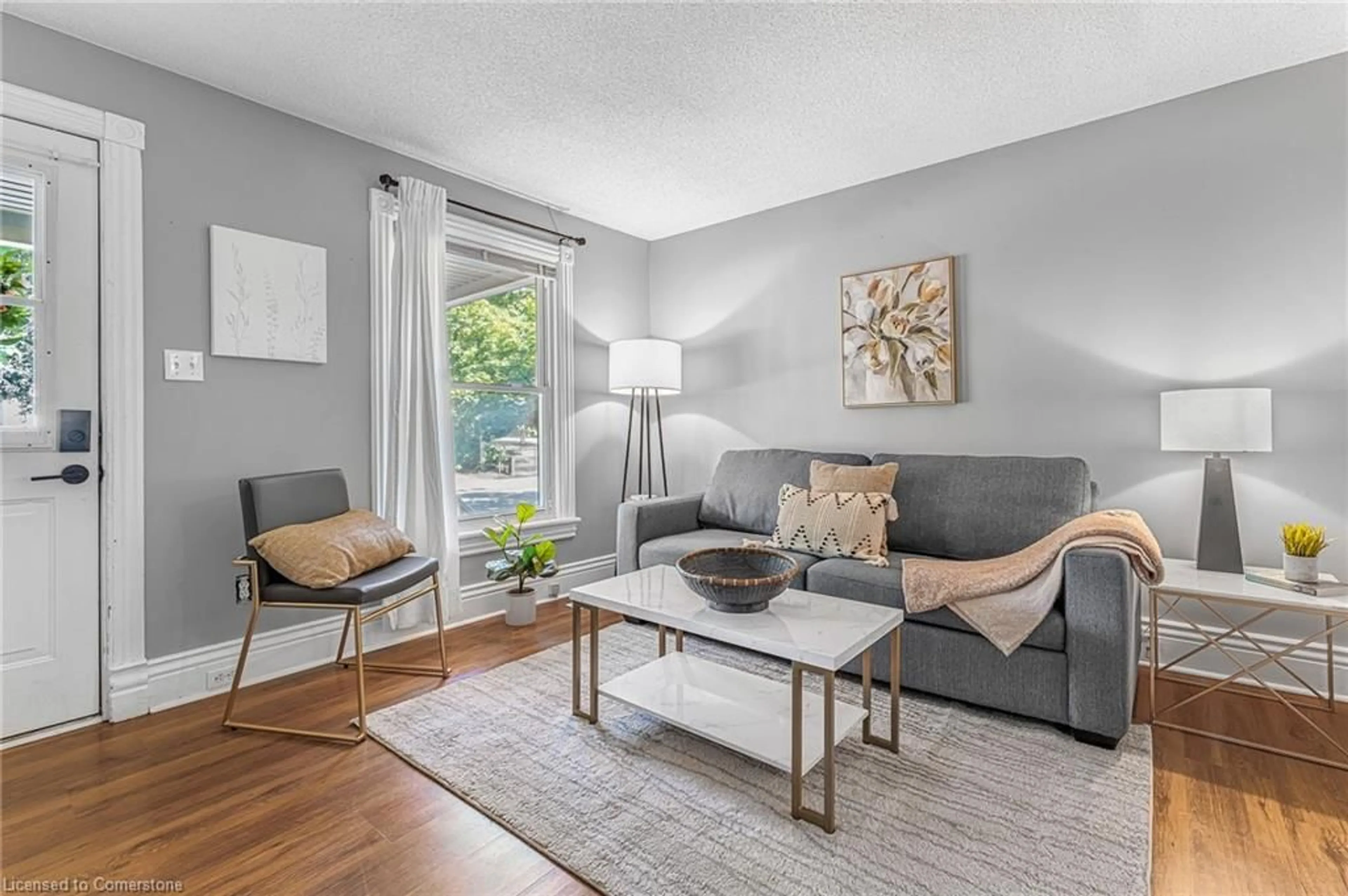 Living room with furniture, unknown for 4220-4222 Hixon St, Beamsville Ontario L3J 0L6