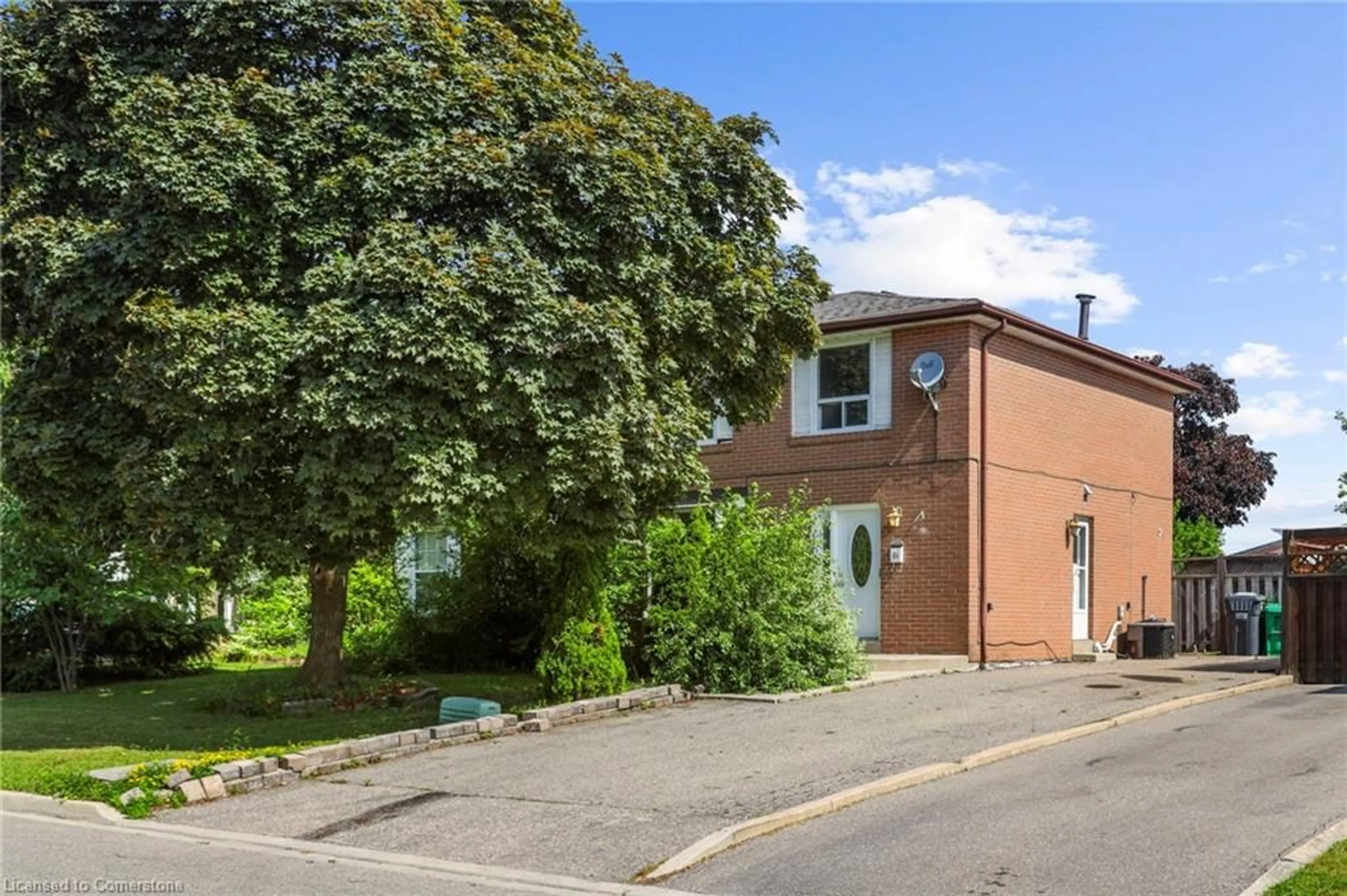 A pic from outside/outdoor area/front of a property/back of a property/a pic from drone, street for 24 Fallingdale Cres, Brampton Ontario L6T 3J3