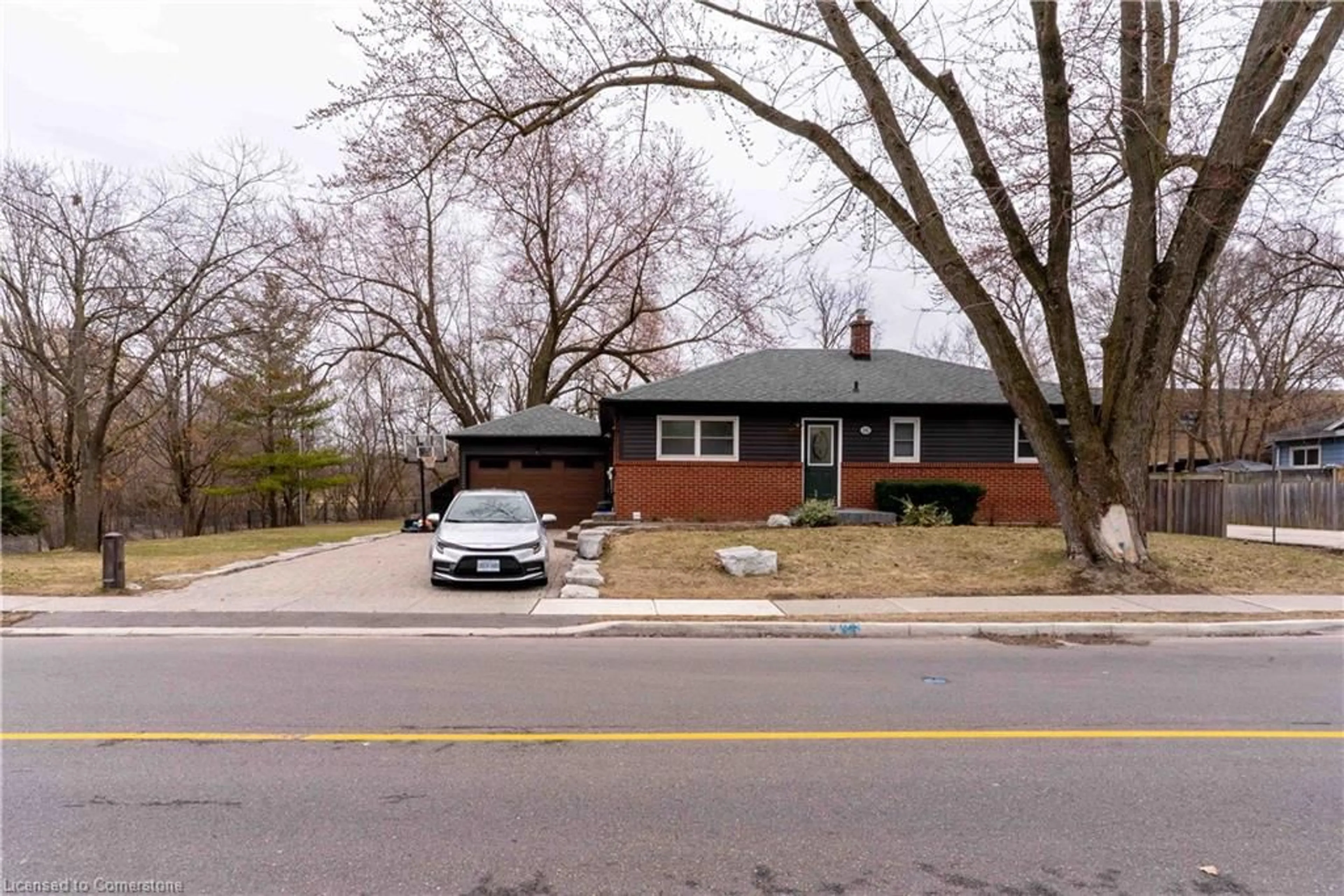 Home with brick exterior material, street for 292 Woodward Ave, Milton Ontario L9T 1V2