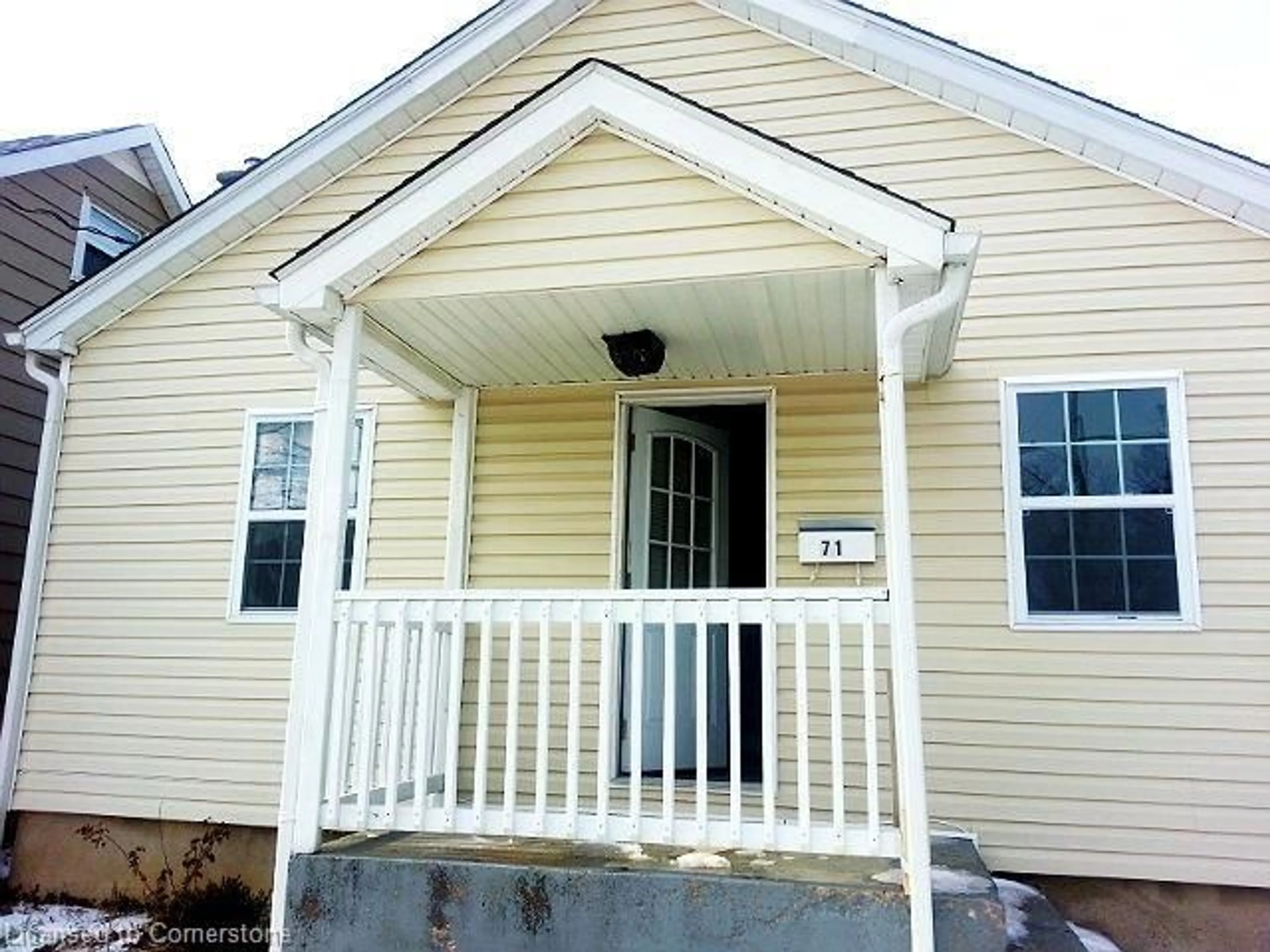Home with vinyl exterior material, street for 71 Parkview Rd, St. Catharines Ontario L2M 5S3