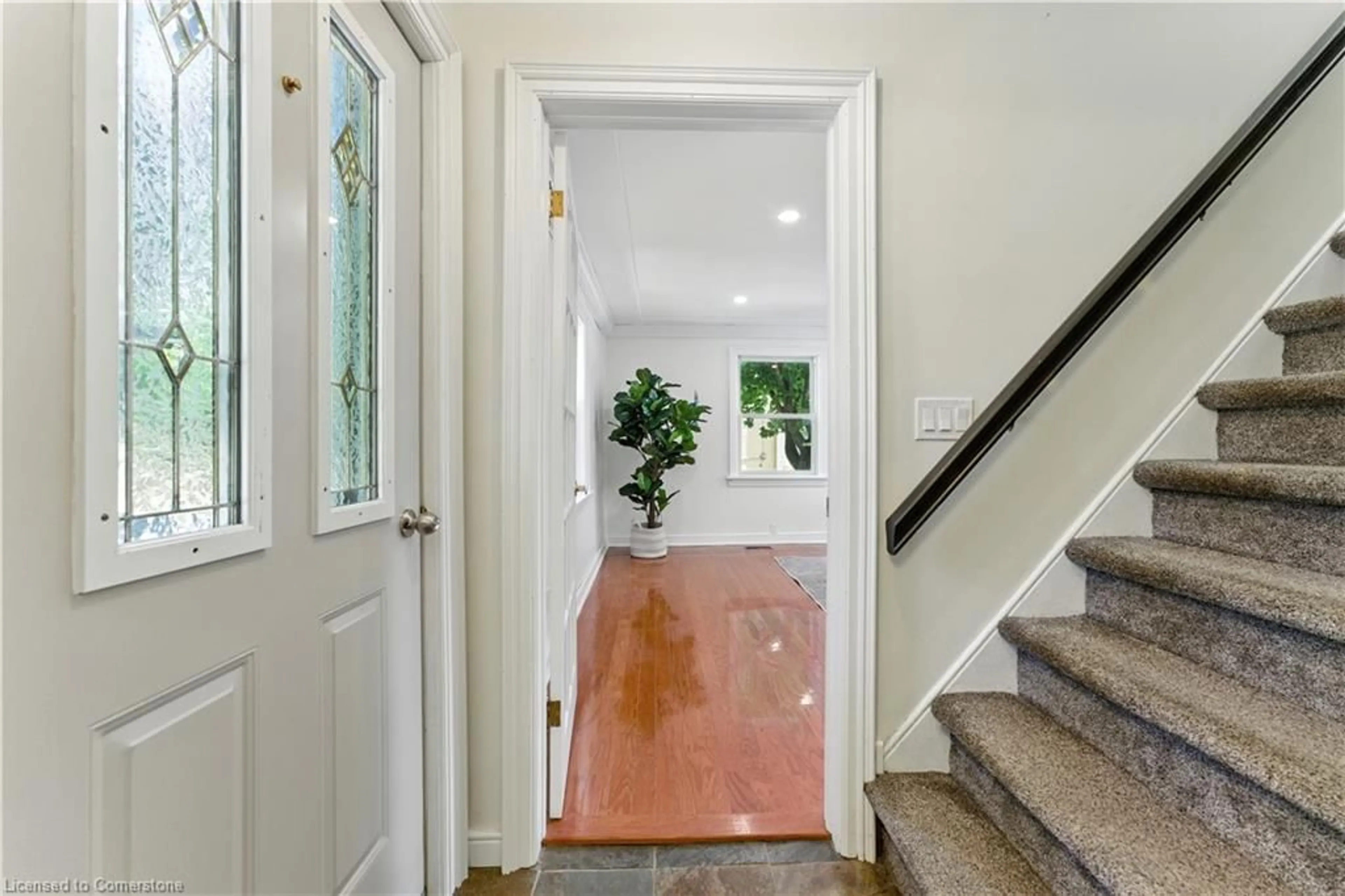 Indoor entryway for 143 Piper St, Ayr Ontario N0B 1E0