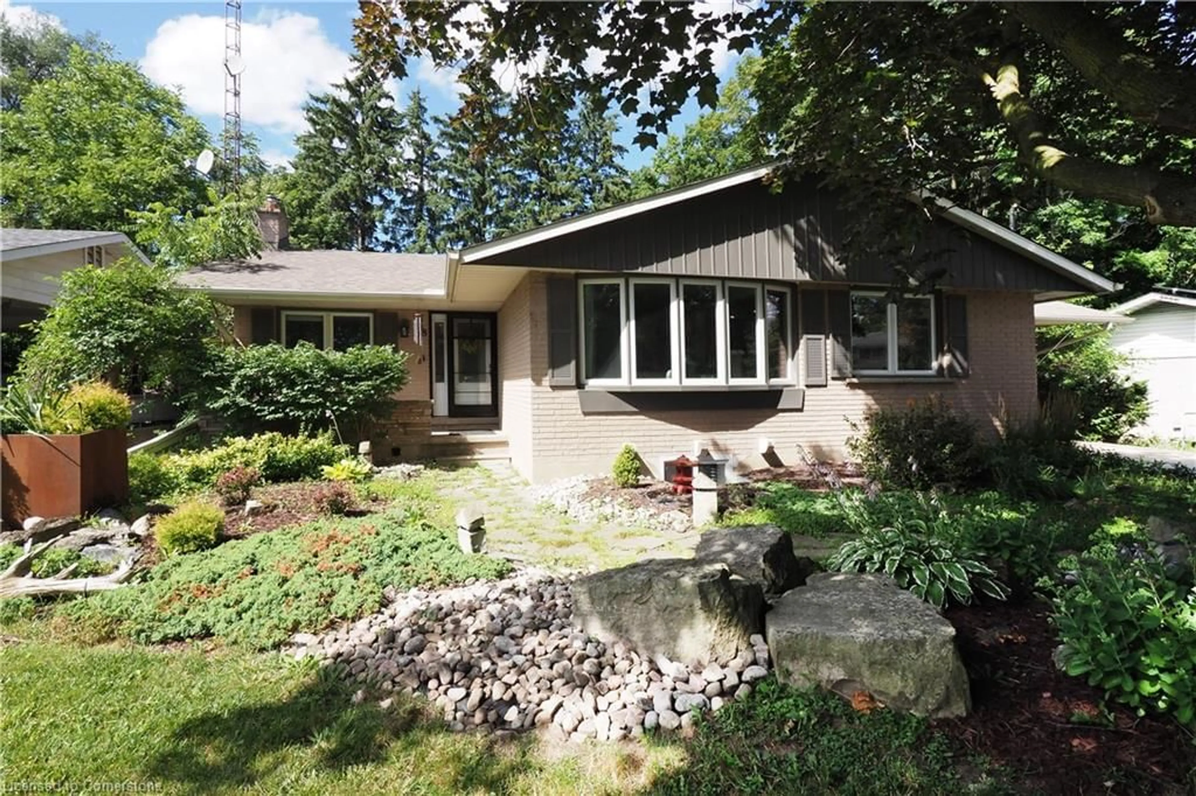 Home with vinyl exterior material, unknown for 218 Greenbrook Dr, Kitchener Ontario N2M 4J7
