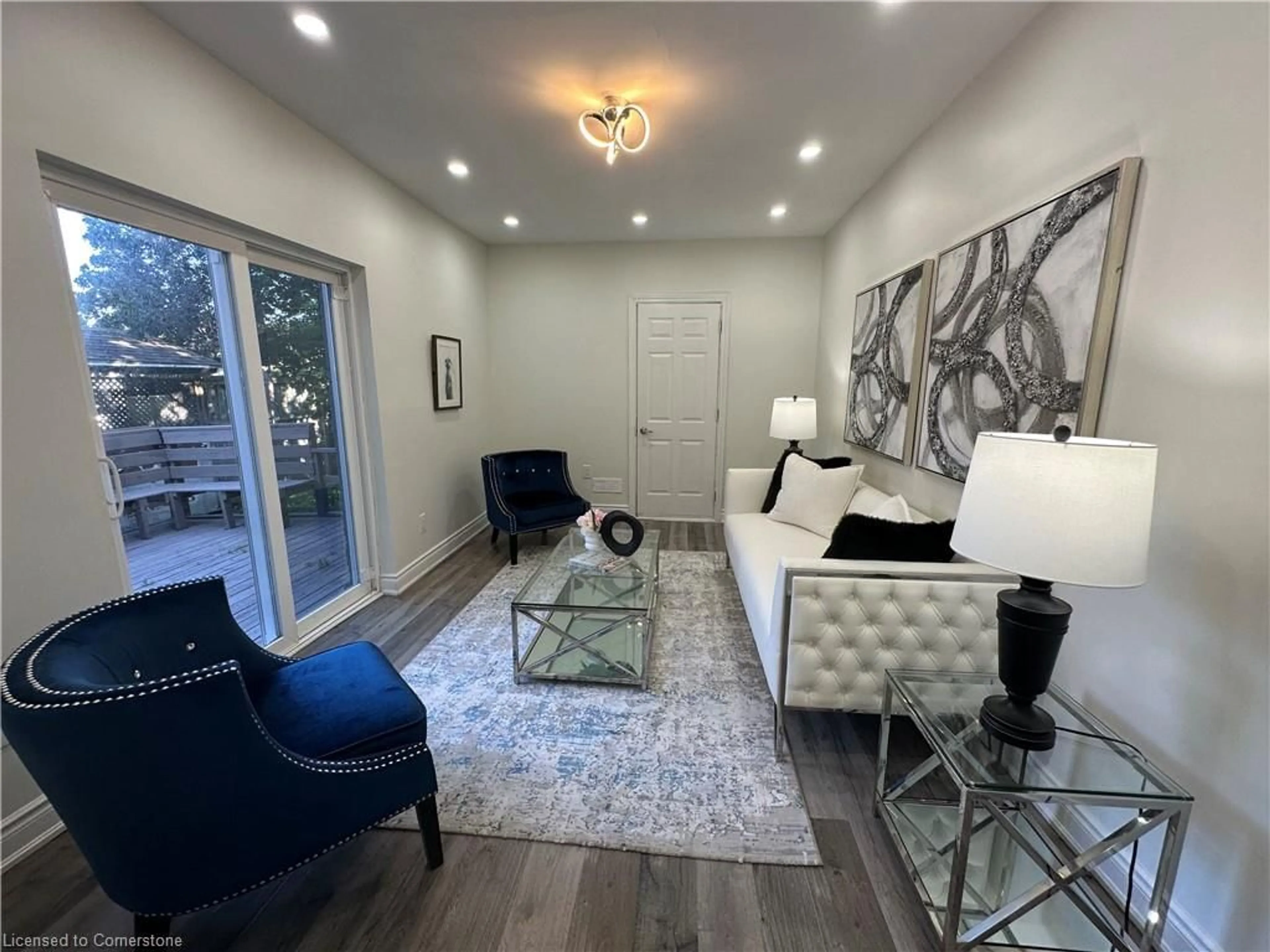Living room with furniture, unknown for 315 Simcoe St, Woodstock Ontario N4S 1J2