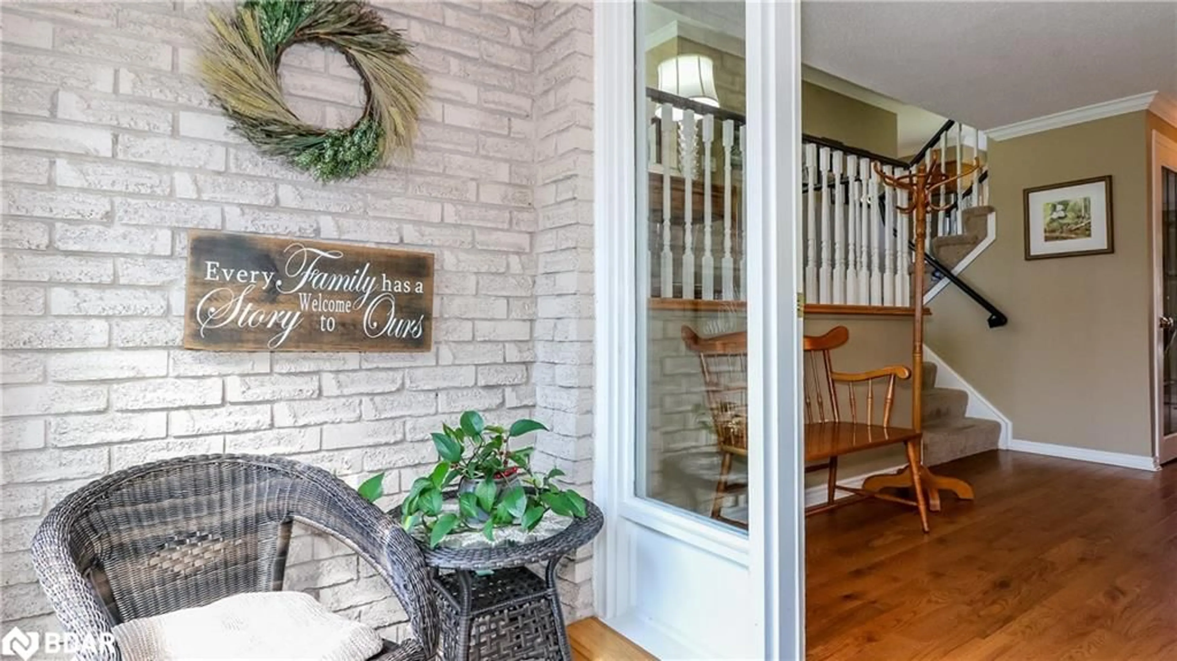 Indoor entryway for 60 Chieftain Cres, Barrie Ontario L4N 4L8