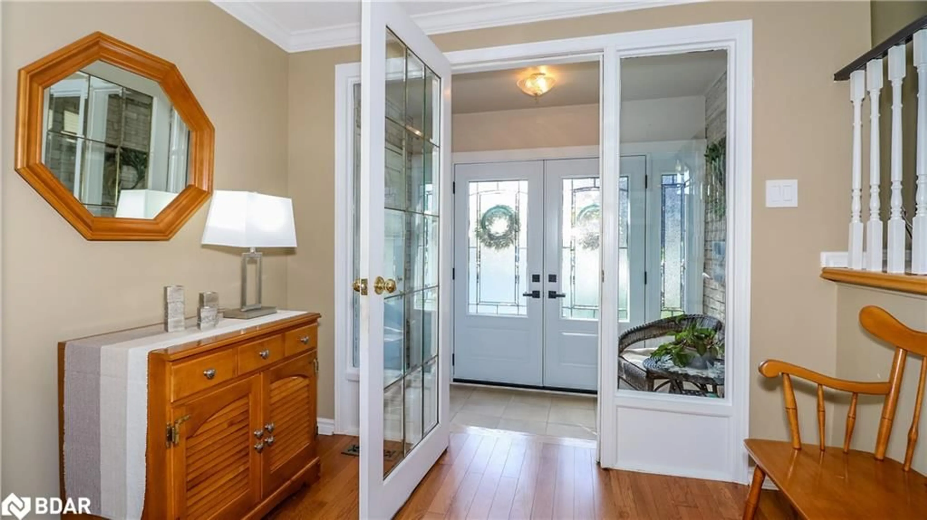 Indoor entryway for 60 Chieftain Cres, Barrie Ontario L4N 4L8