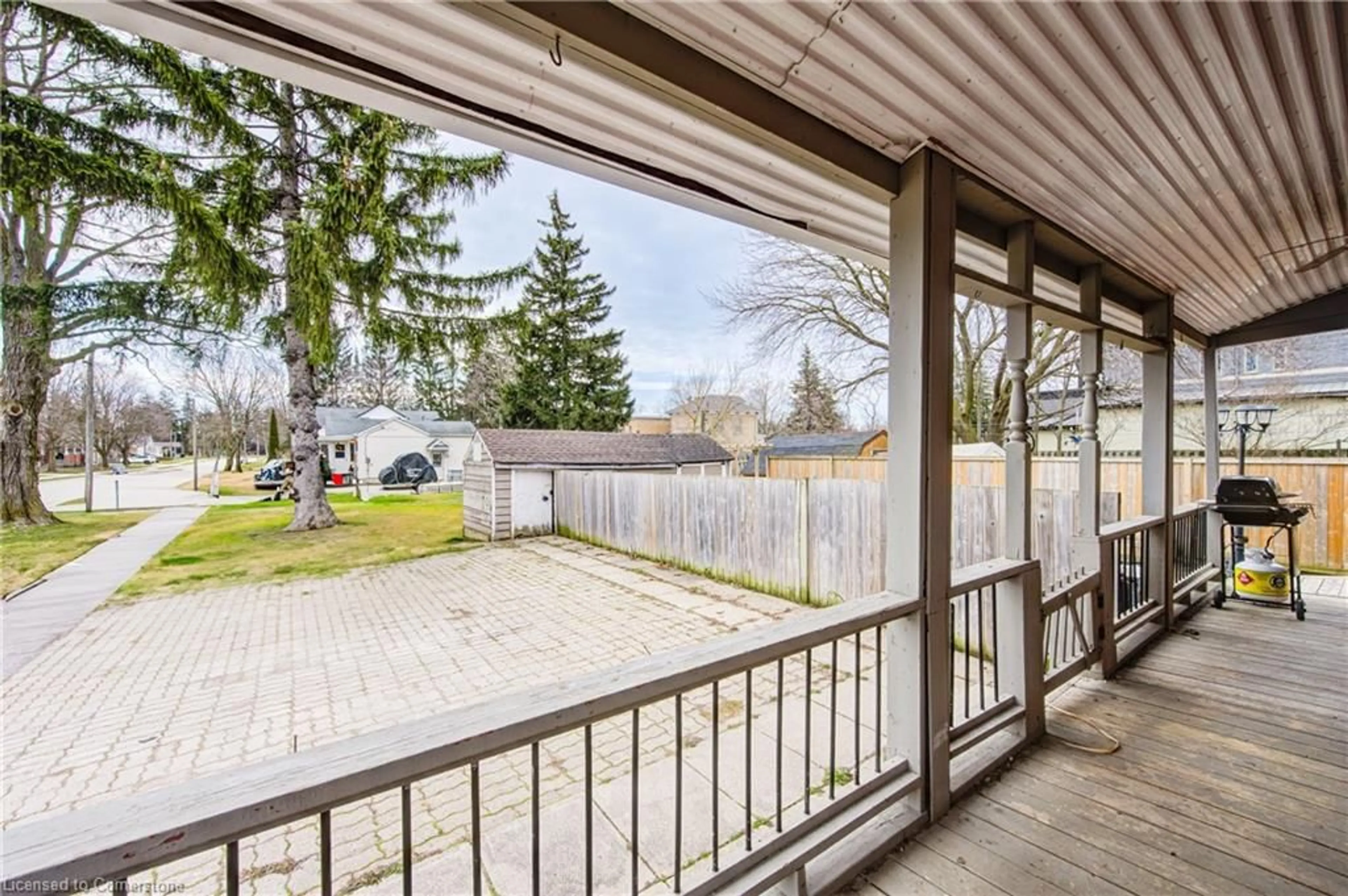 Patio, street for 137 Wellington St, Mitchell Ontario N0K 1N0