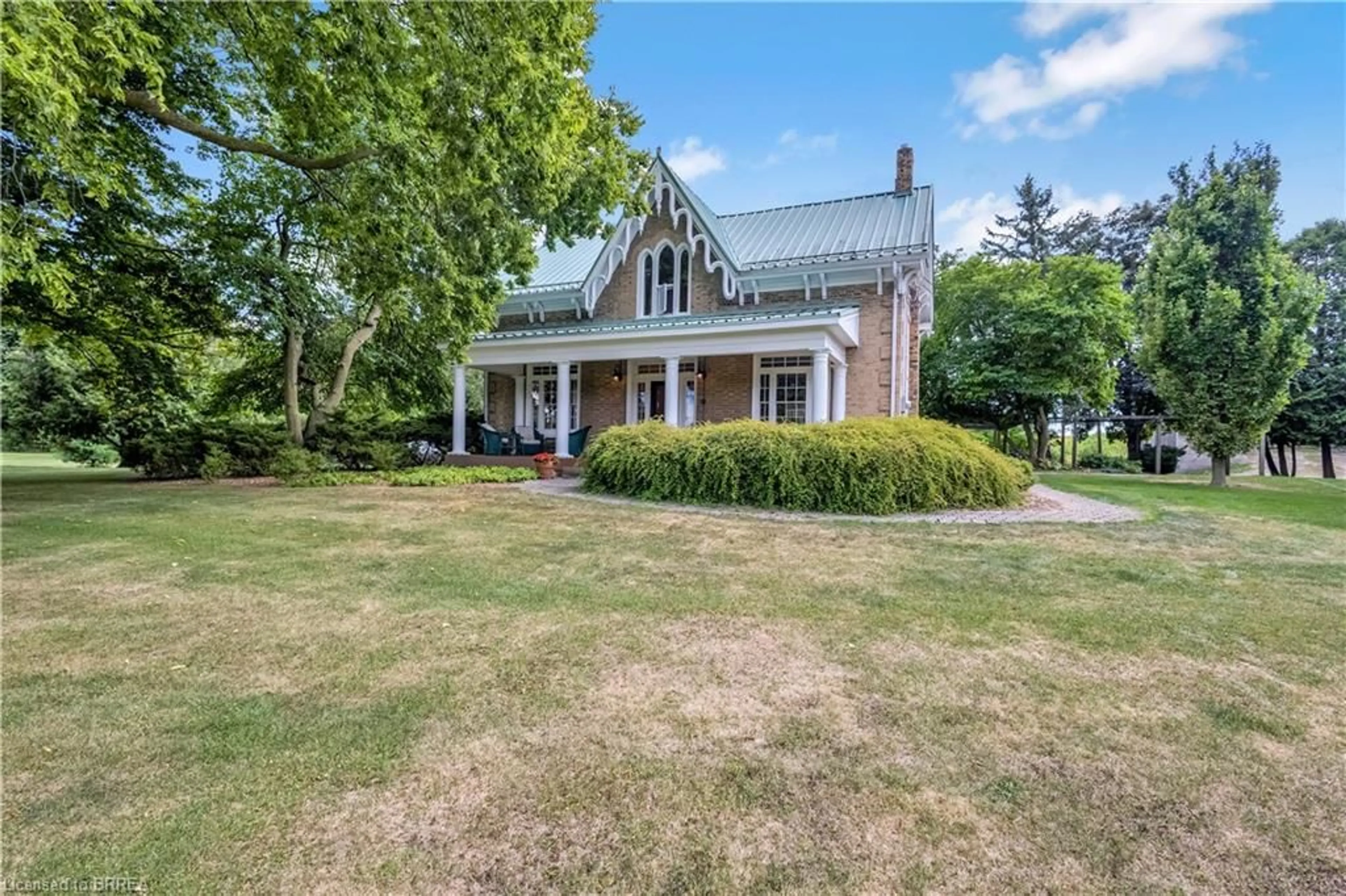 A pic from outside/outdoor area/front of a property/back of a property/a pic from drone, unknown for 182 River Rd, Brantford Ontario N3R 0C1