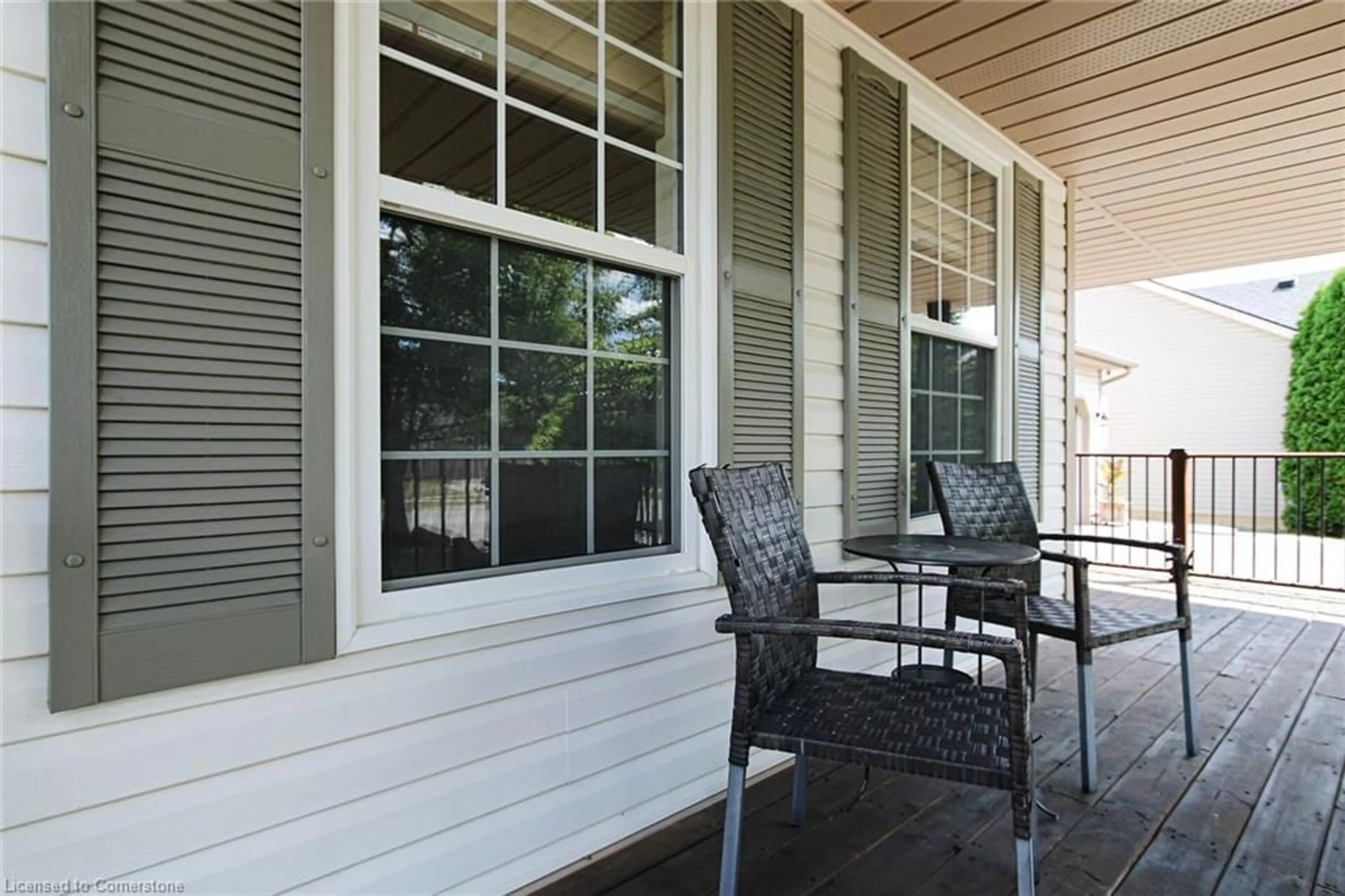 Patio, street for 17 Maple Ave, Smithville Ontario L0R 2A0