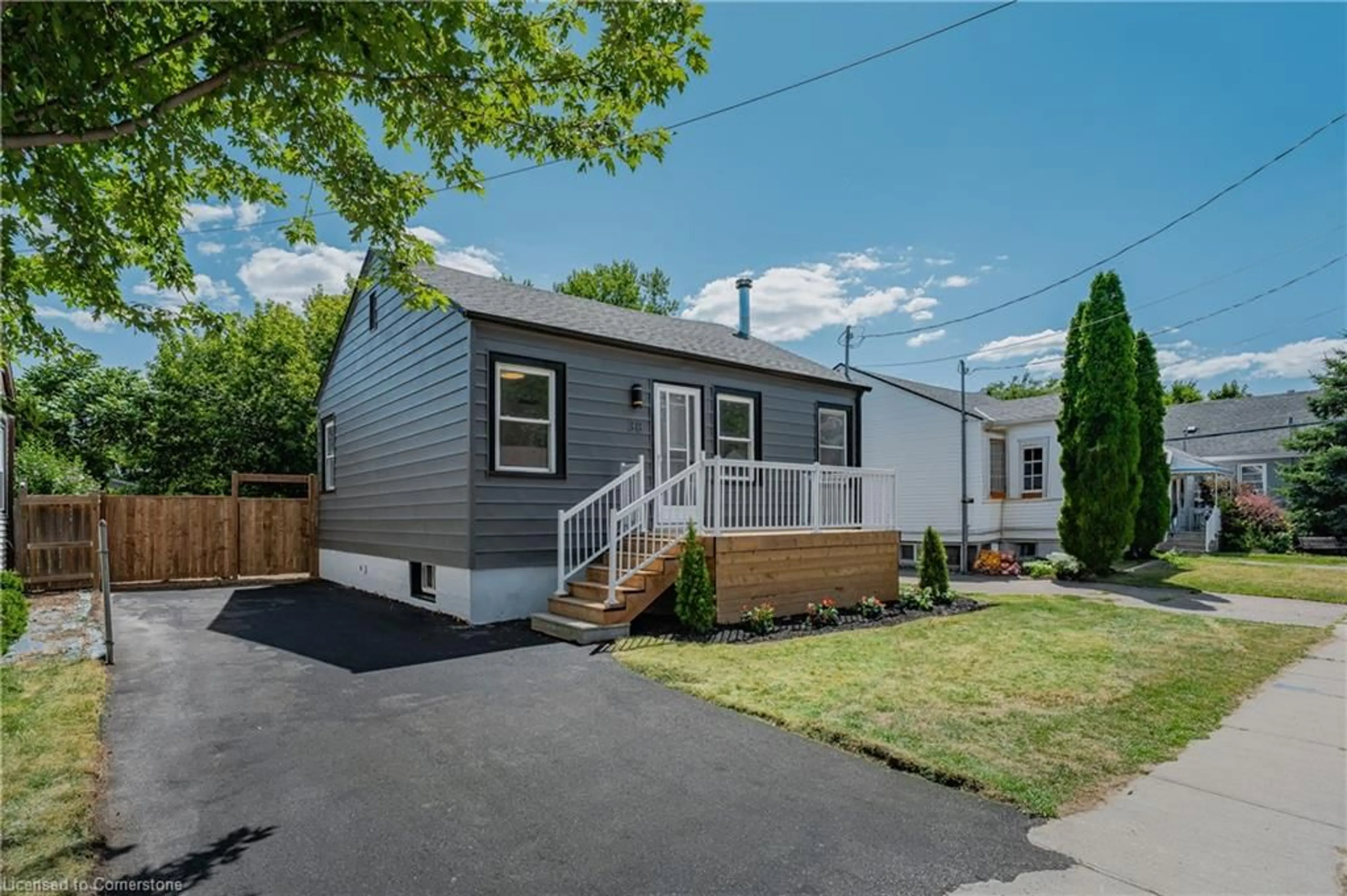 Home with vinyl exterior material, street for 38 Parkview Rd, St. Catharines Ontario L2M 5S1
