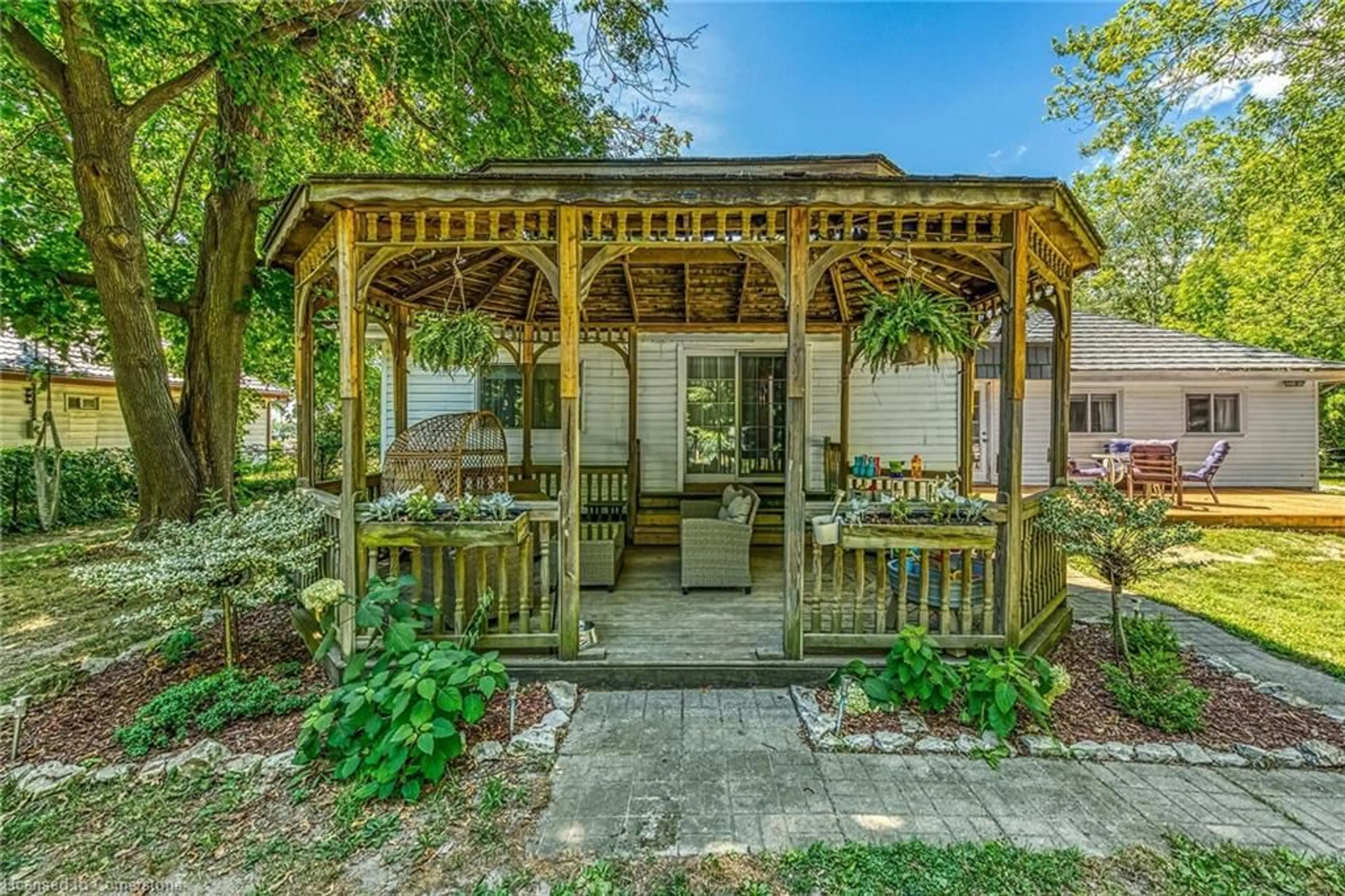 Patio, unknown for 8241 Highway 3, Dunnville Ontario N1A 2W4