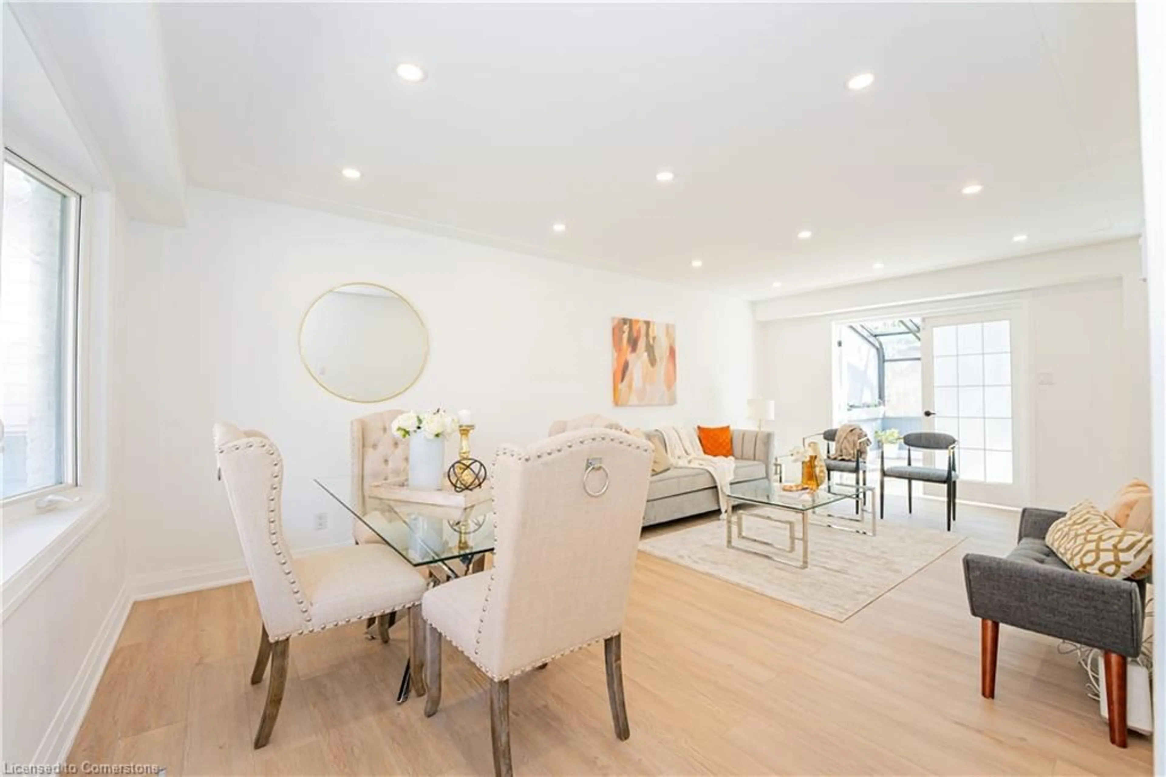 Living room with furniture, wood/laminate floor for 281 Parkmount Dr, Waterloo Ontario N2L 5R4