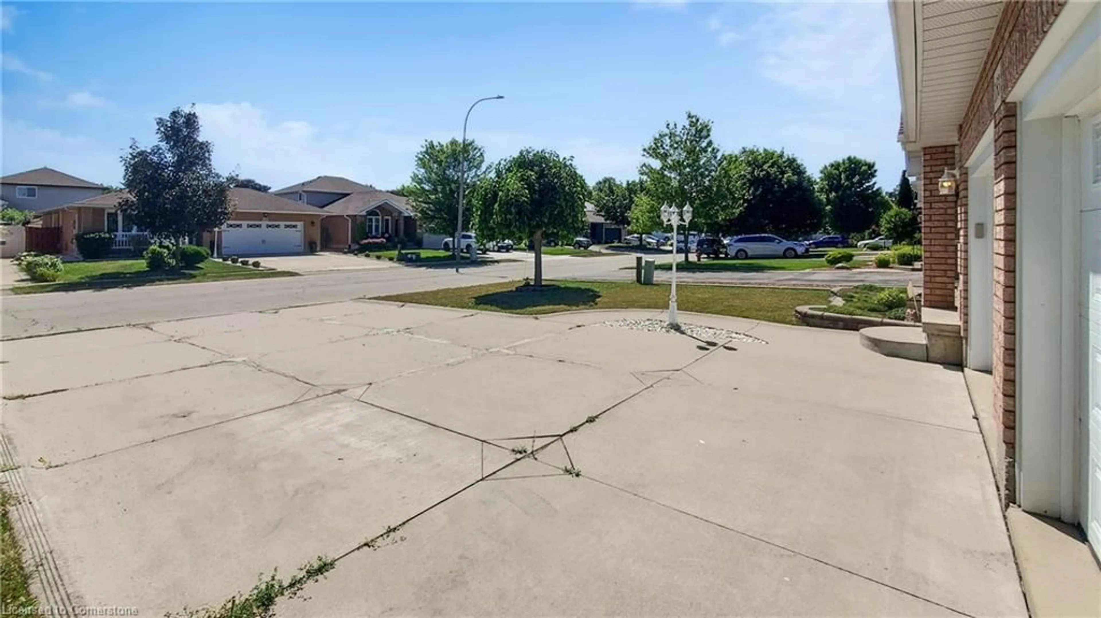 A pic from outside/outdoor area/front of a property/back of a property/a pic from drone, street for 183 Alderlea Ave, Hamilton Ontario L0R 1W0