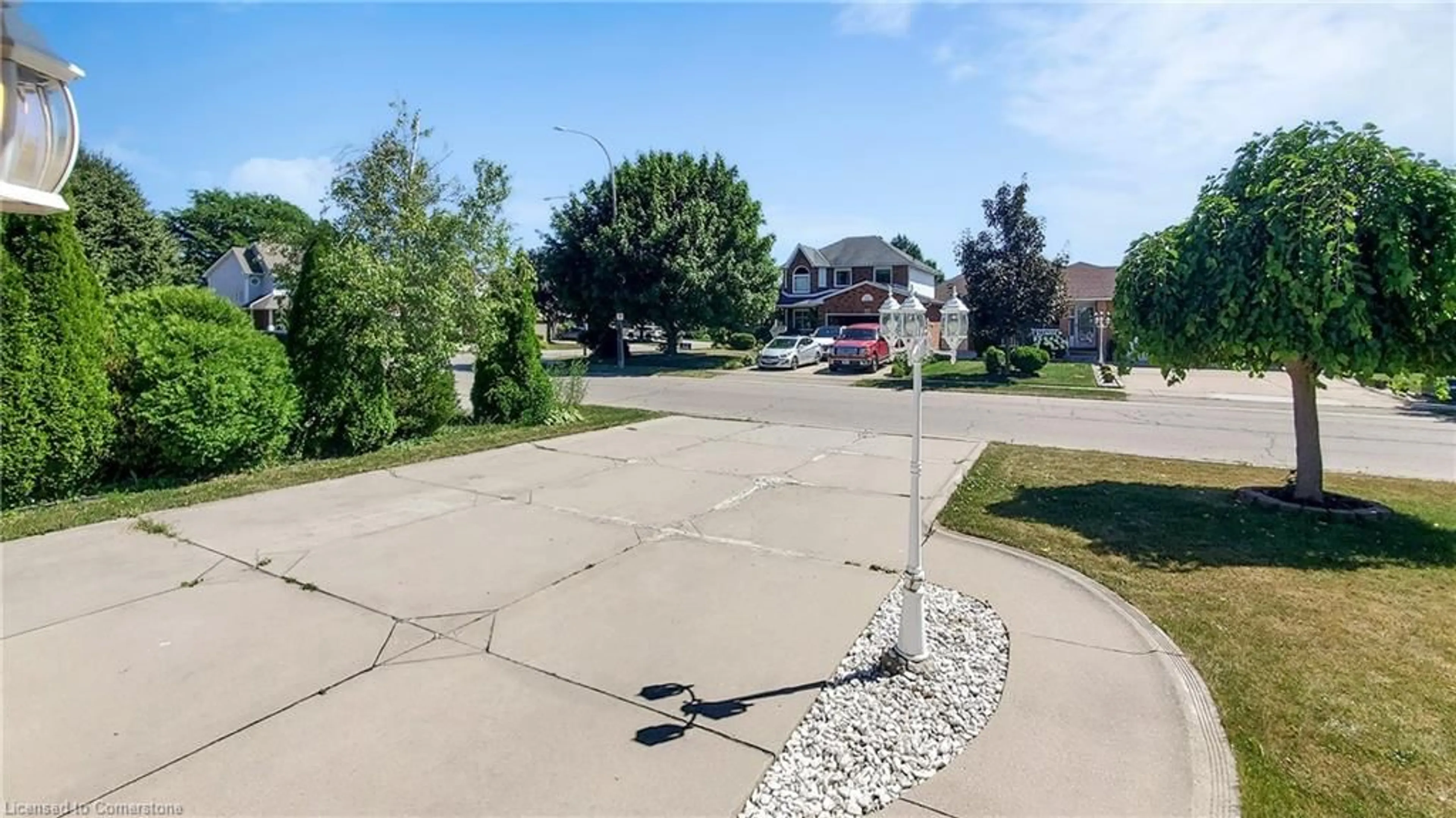 A pic from outside/outdoor area/front of a property/back of a property/a pic from drone, street for 183 Alderlea Ave, Hamilton Ontario L0R 1W0