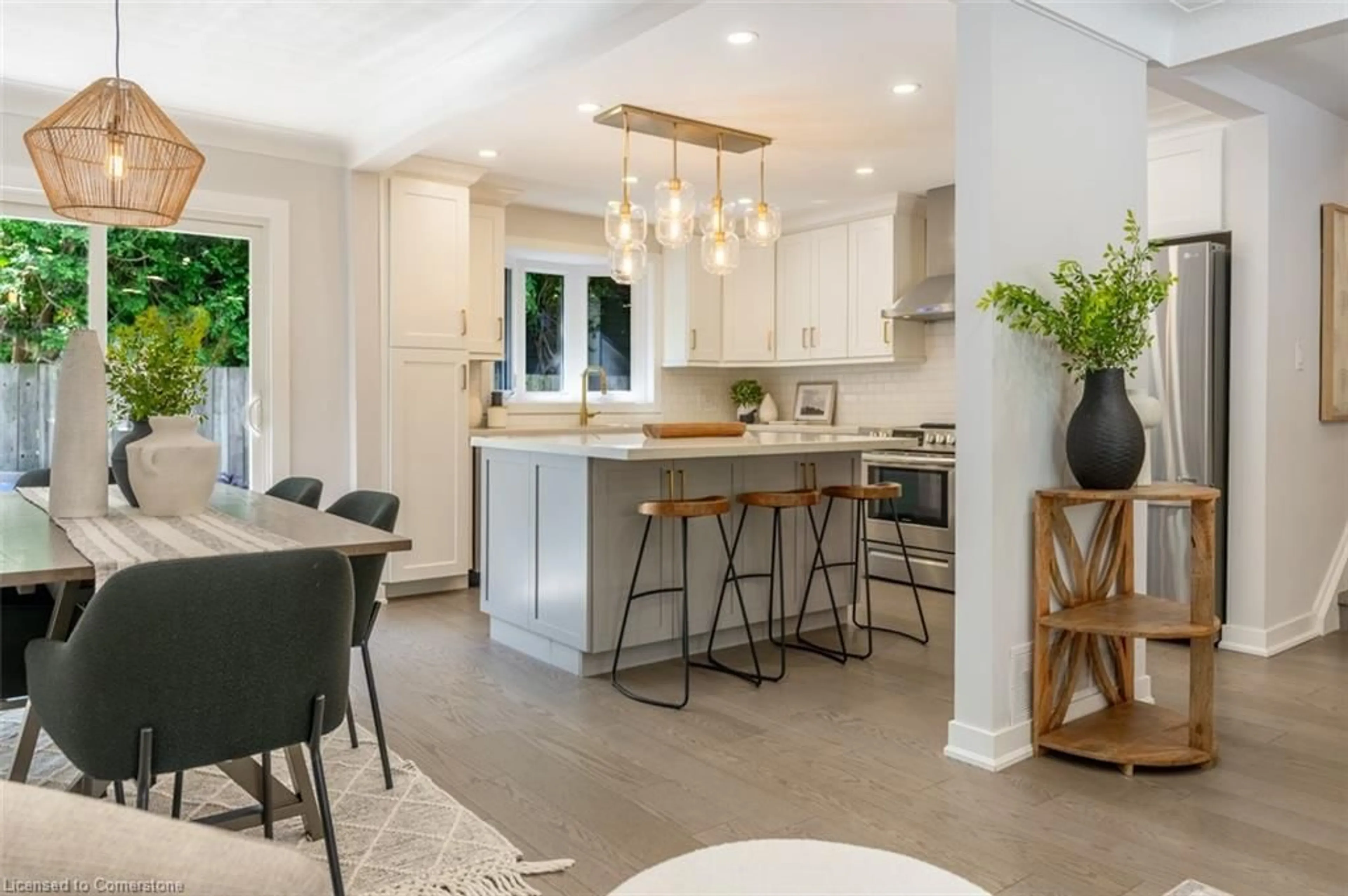 Open concept kitchen, ceramic/tile floor for 1004 Marley Cres, Burlington Ontario L7T 3S1