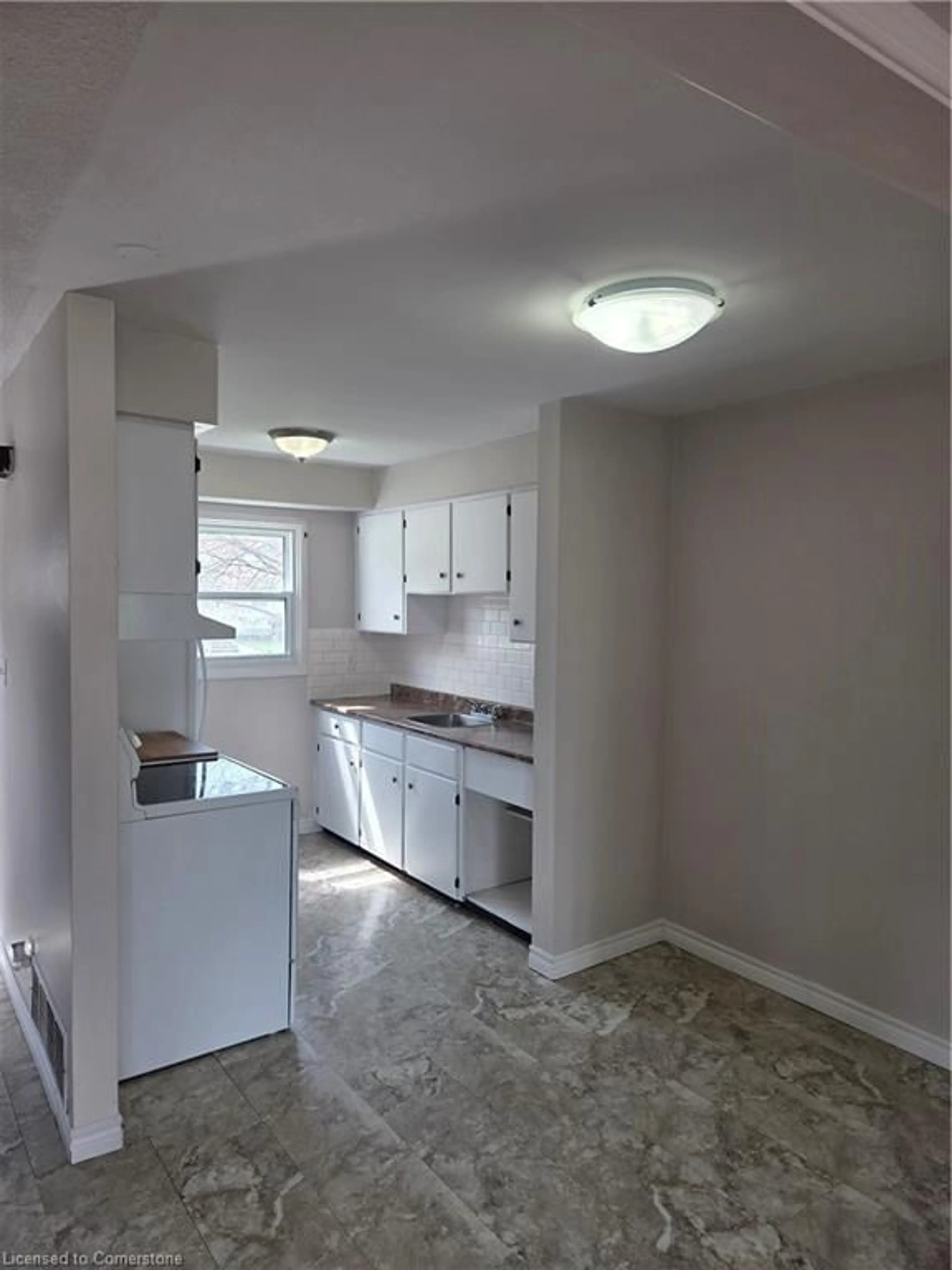 Standard kitchen, unknown for 1458 Wildren Pl, Cambridge Ontario N3H 5A9