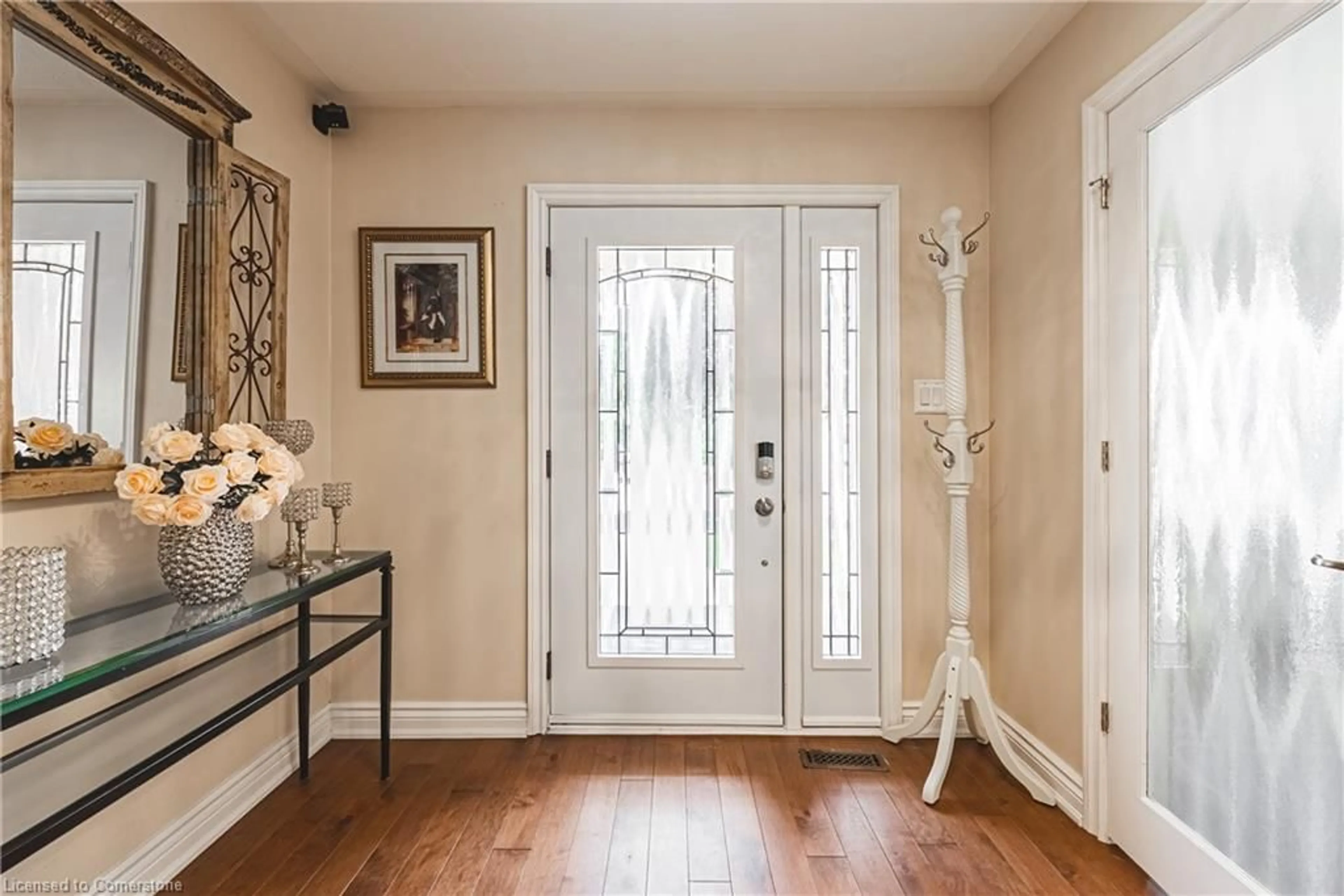 Indoor entryway for 2 Antoinette Crt, Hamilton Ontario L9B 2E7