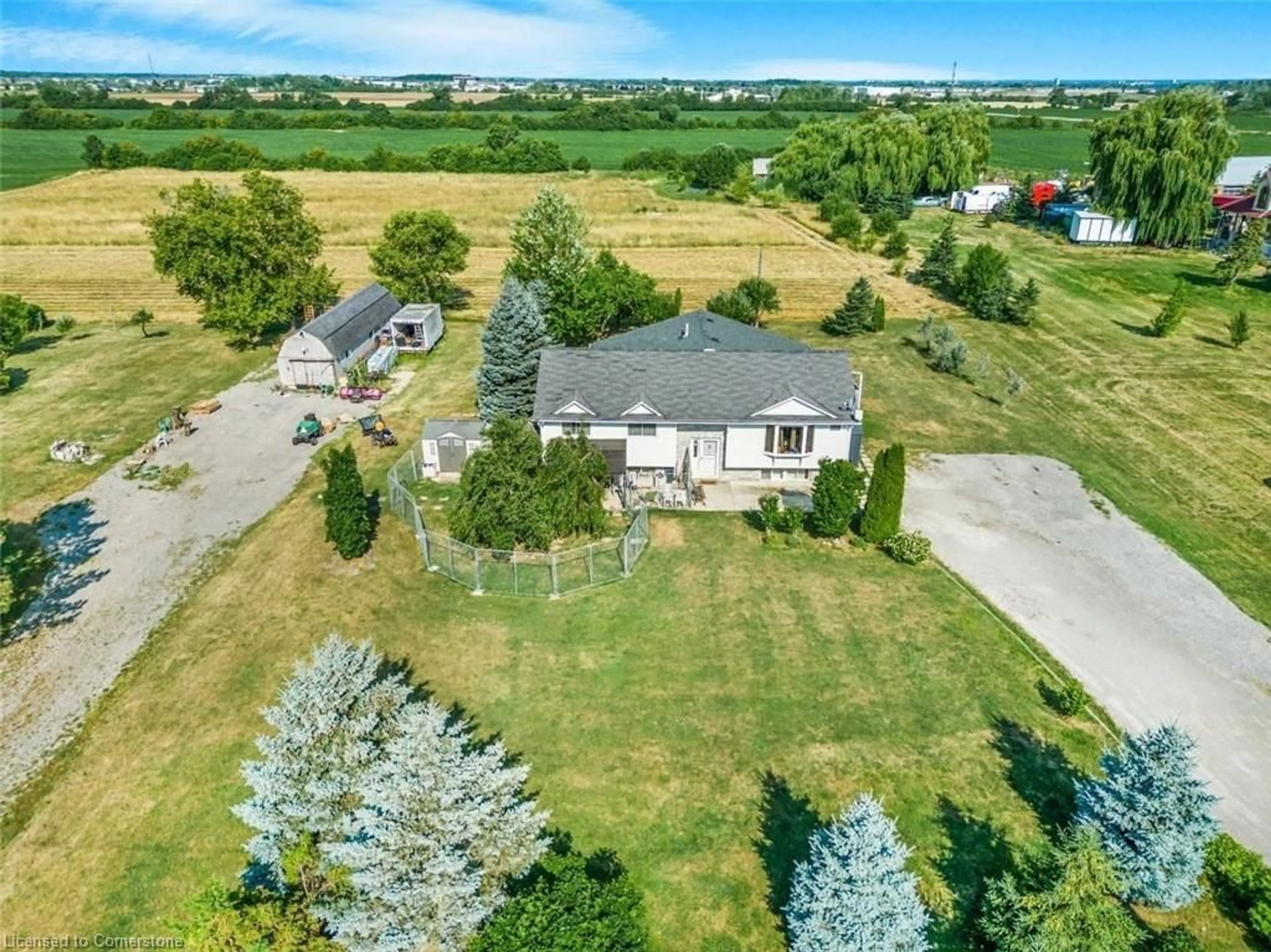 A pic from outside/outdoor area/front of a property/back of a property/a pic from drone, unknown for 95 Second Rd, Hamilton Ontario L8J 3H9