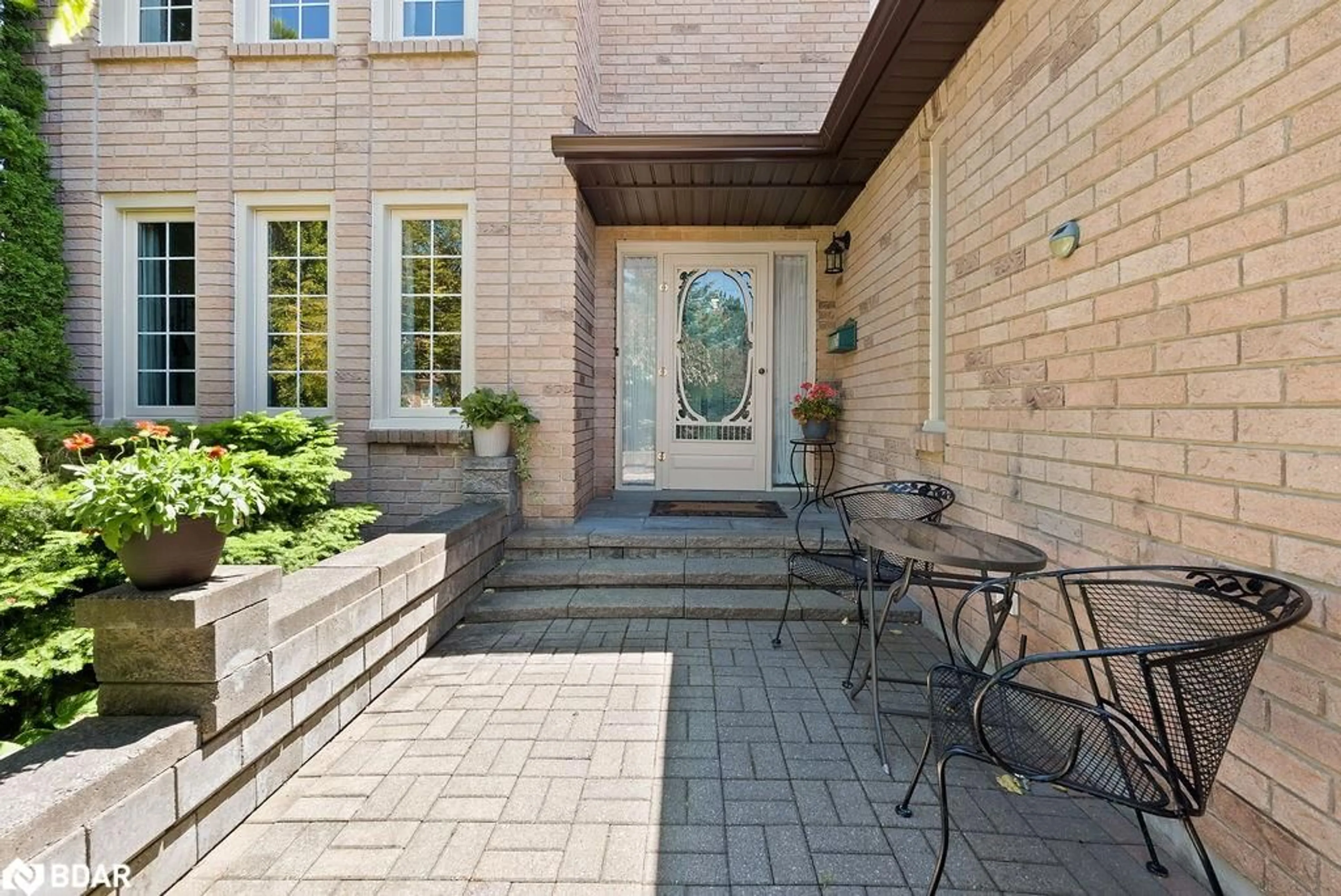 Patio, street for 17 Corneil St, Lindsay Ontario K9V 5T5