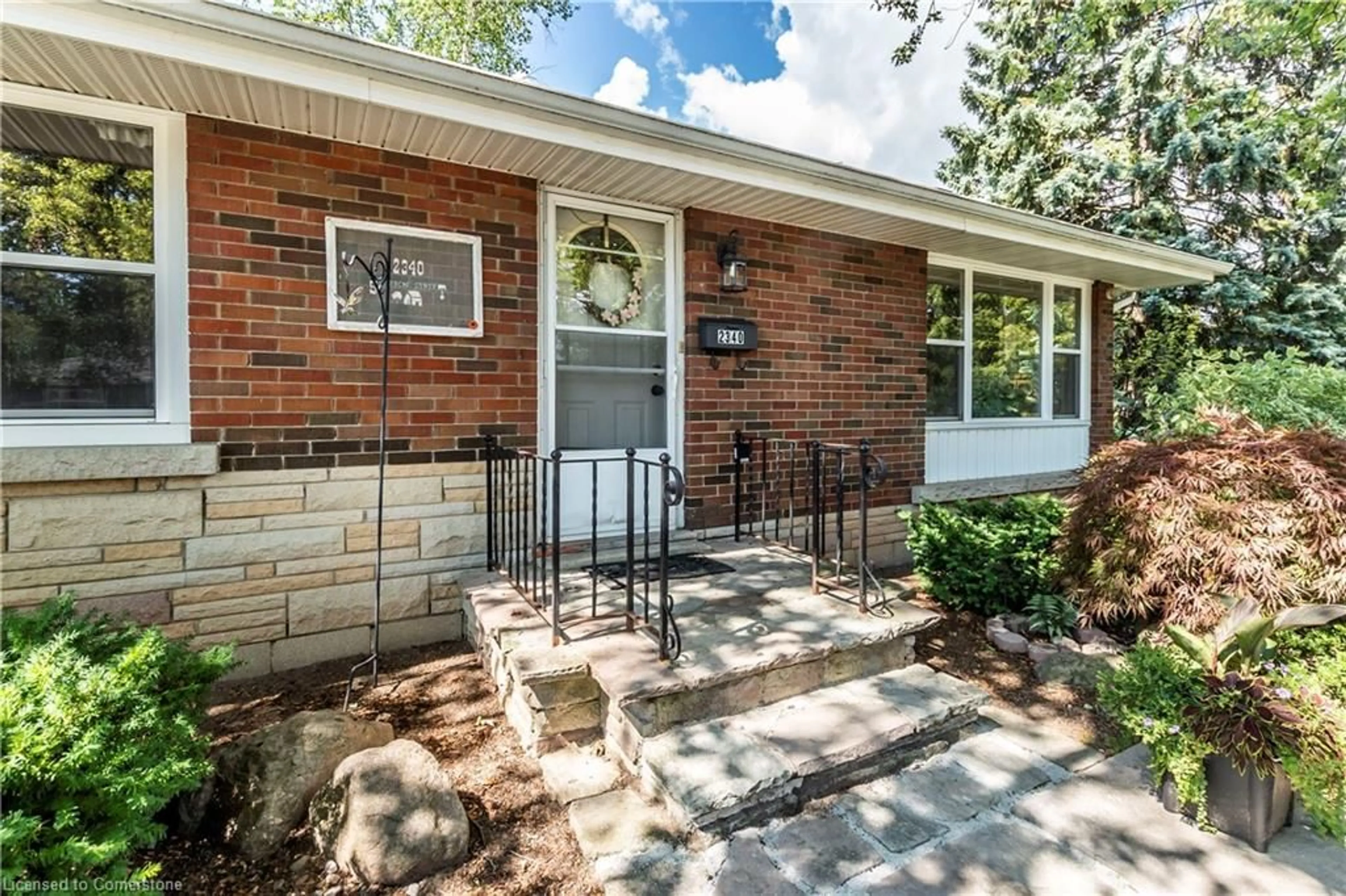 Home with brick exterior material, street for 2340 Sharron St, Burlington Ontario L7R 1W7