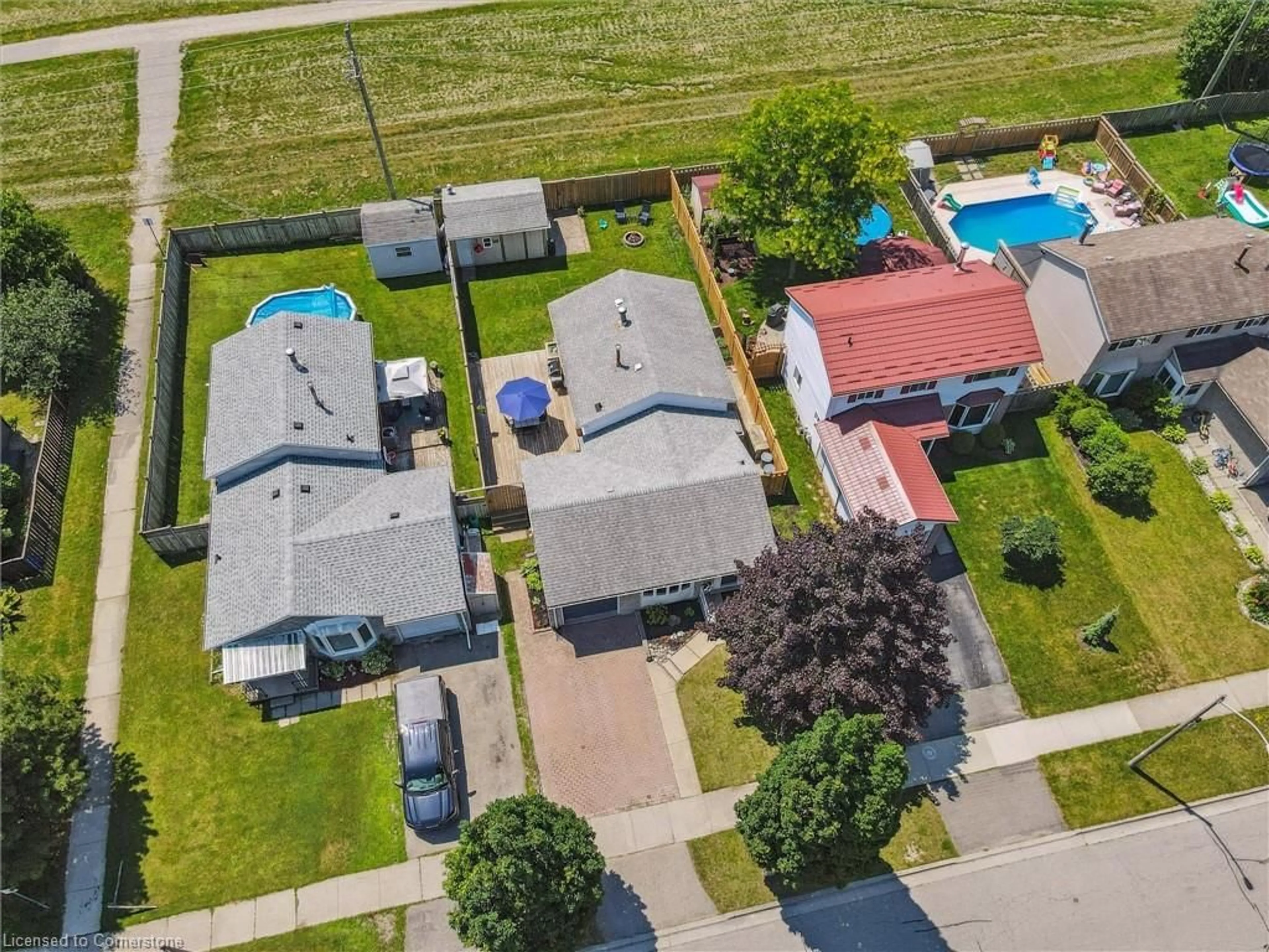 A pic from outside/outdoor area/front of a property/back of a property/a pic from drone, street for 61 Rolling Meadows Dr, Kitchener Ontario N2N 1T4