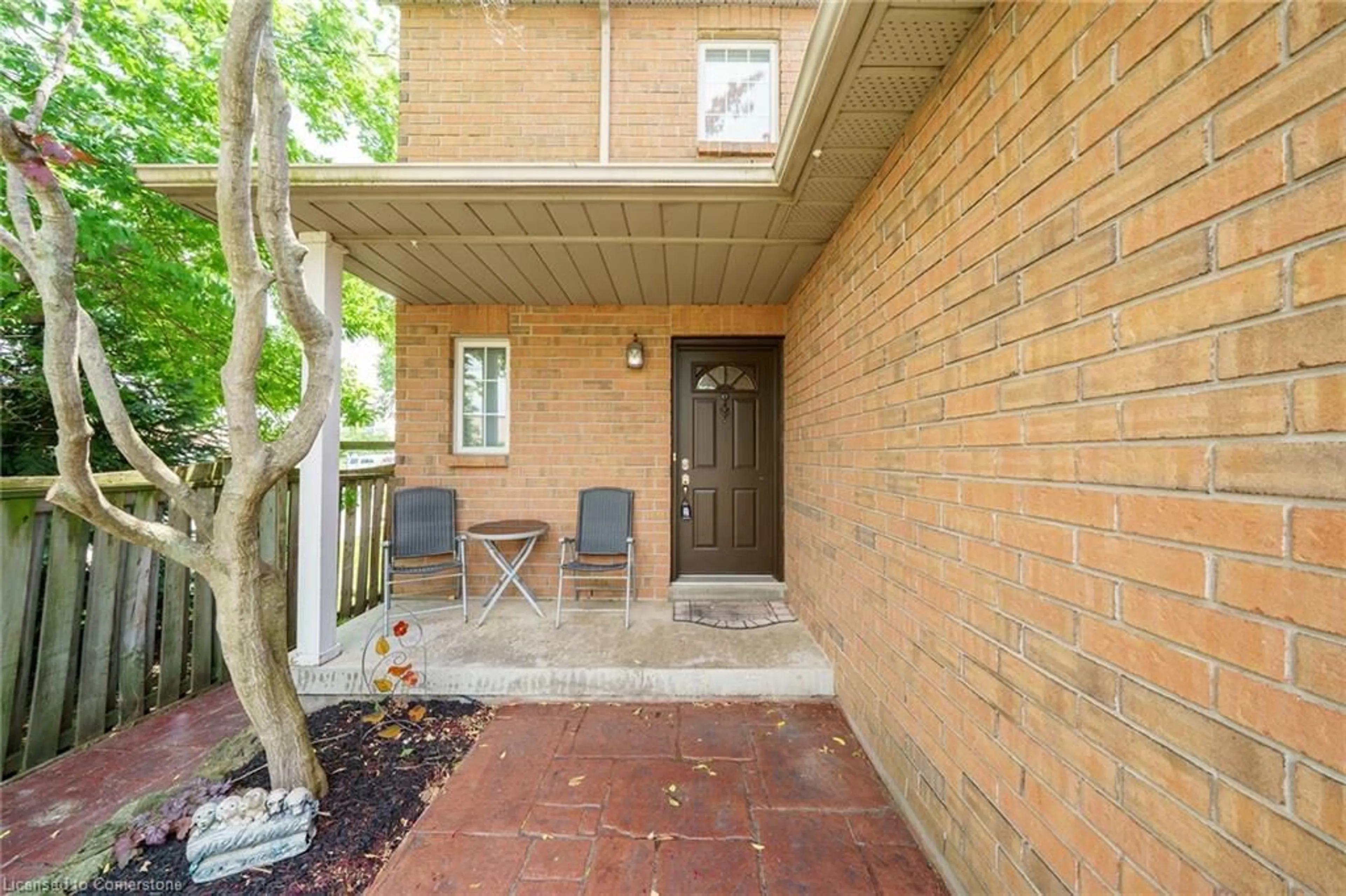 Patio, street for 12 Jordan Crt, St. Catharines Ontario L2N 7R3