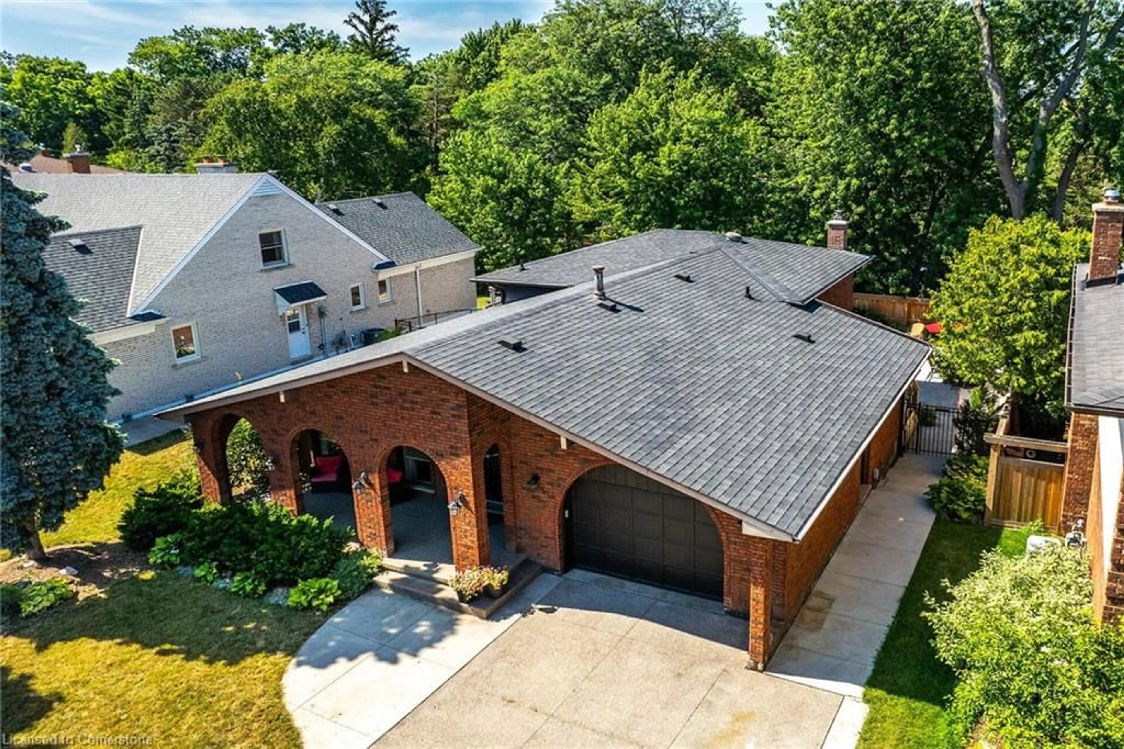 A pic from outside/outdoor area/front of a property/back of a property/a pic from drone, street for 58 San Francisco Ave, Hamilton Ontario L9C 5N9