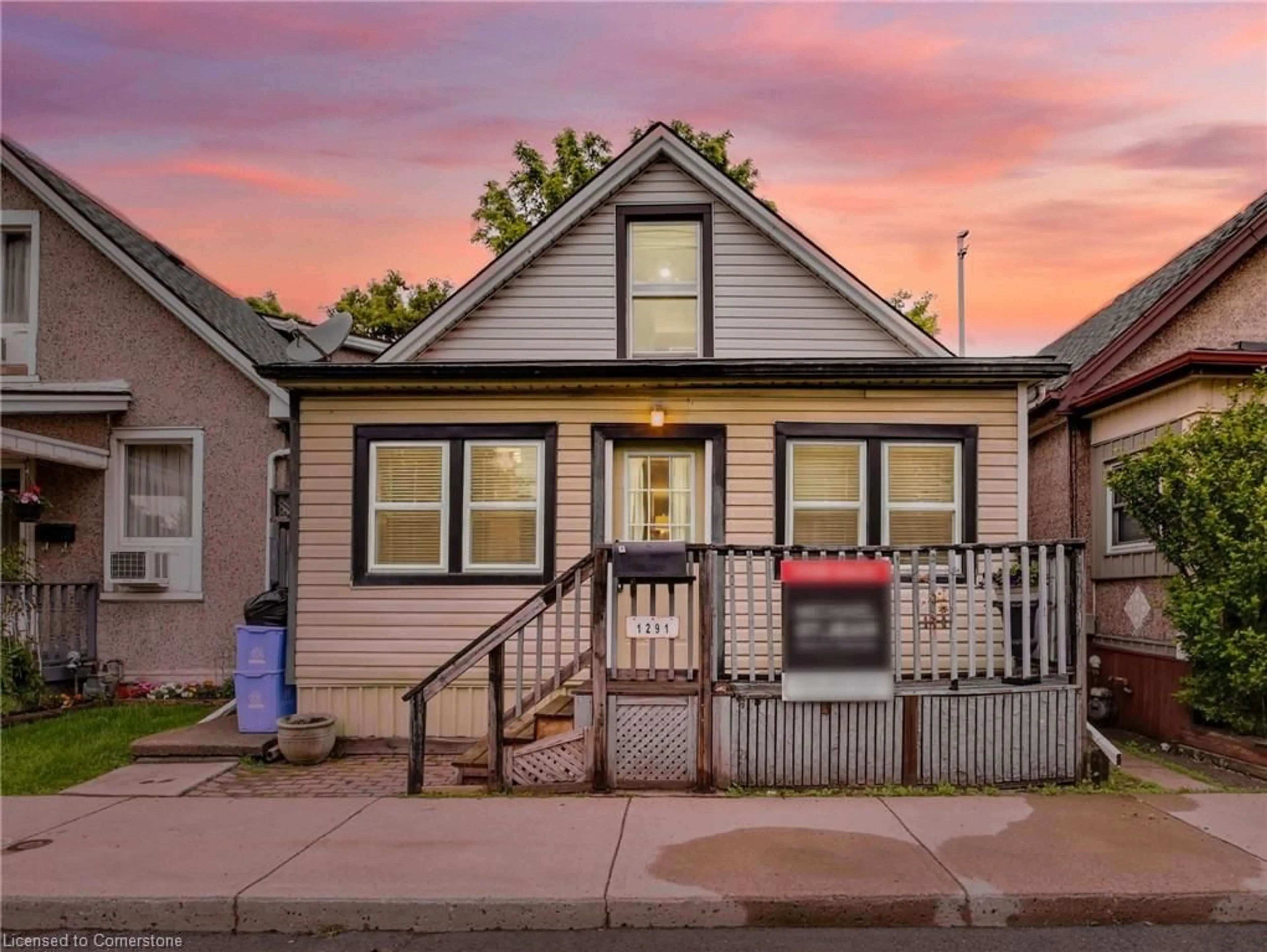 Home with vinyl exterior material, street for 1291 Cannon St, Hamilton Ontario L8H 1V5